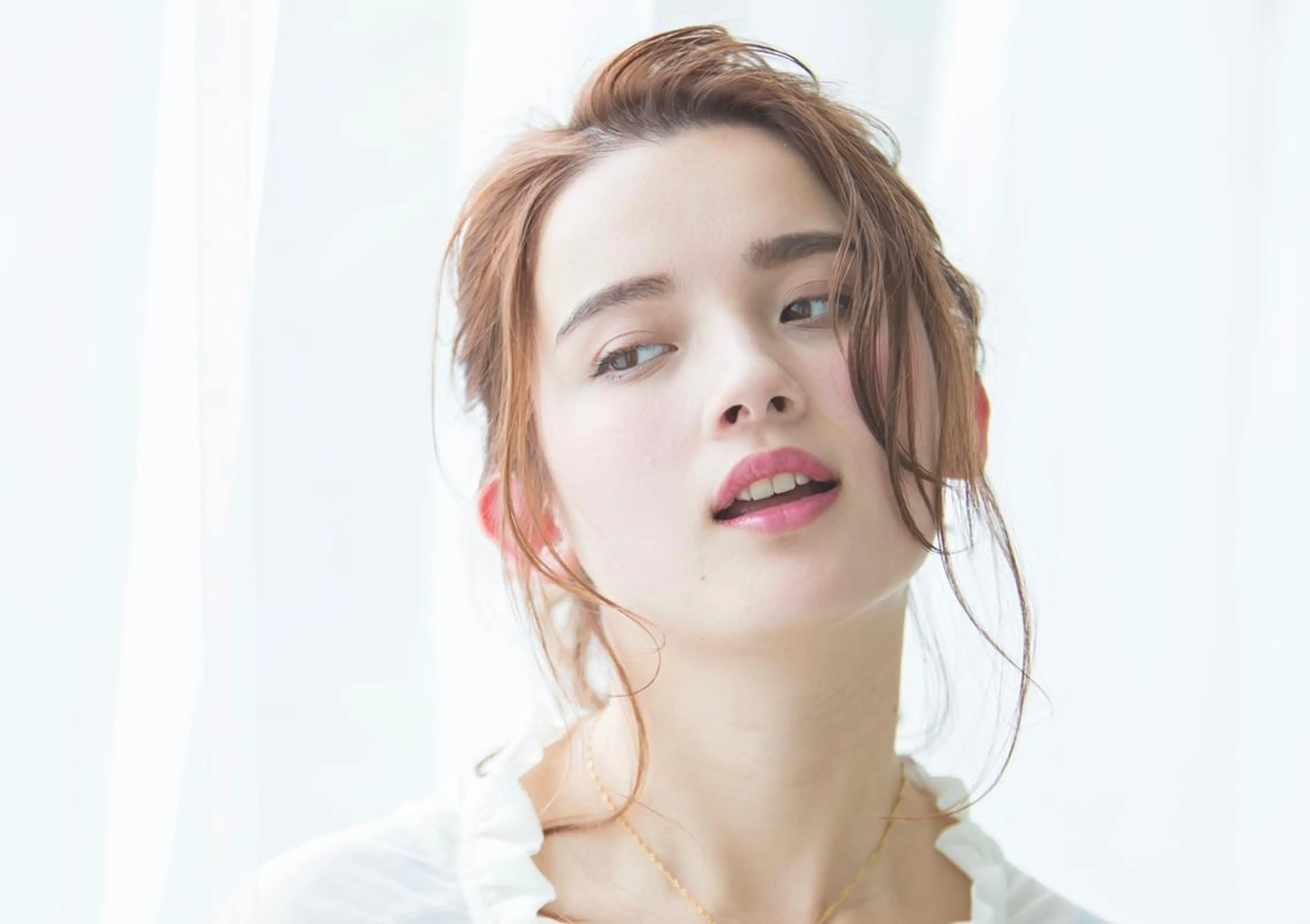 カラー 岩渕 由里香のヘアスタイル