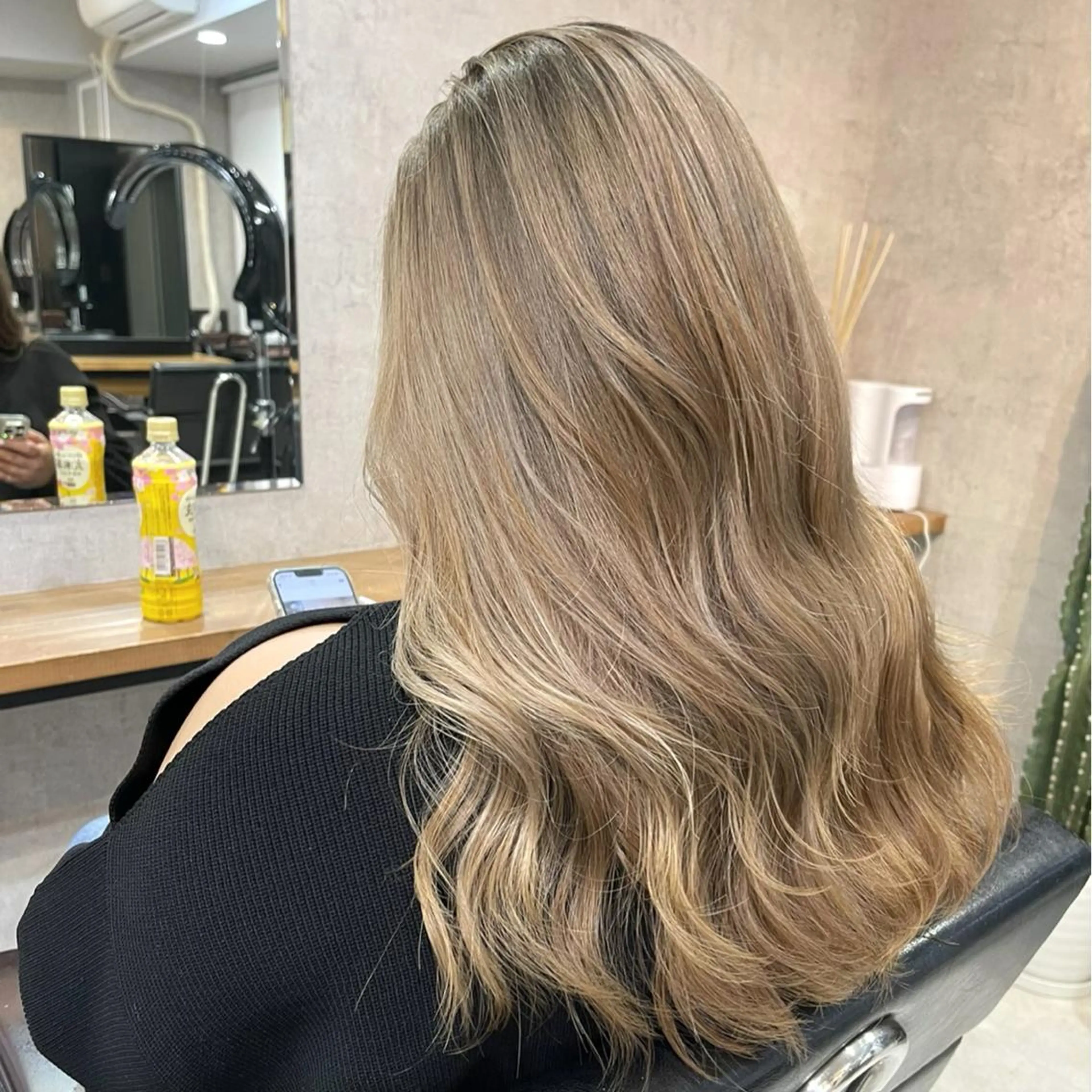 ロング カラー ヘアアレンジ ベージュカラー ダブルカラー ヘアカラー 松井那津子 /ハイライトブリーチのヘアスタイル