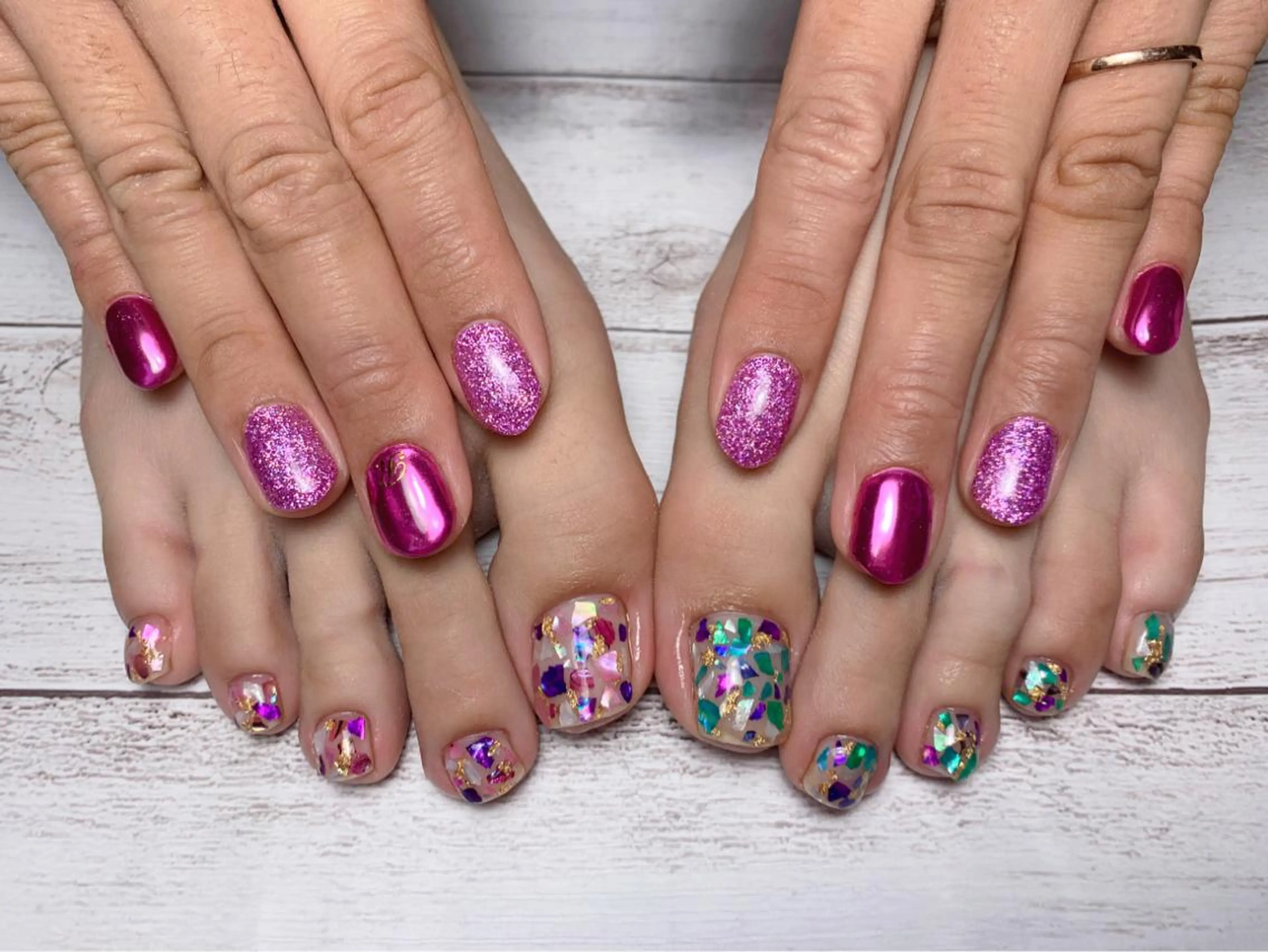 ネイル 菅野 愛花のネイルデザイン