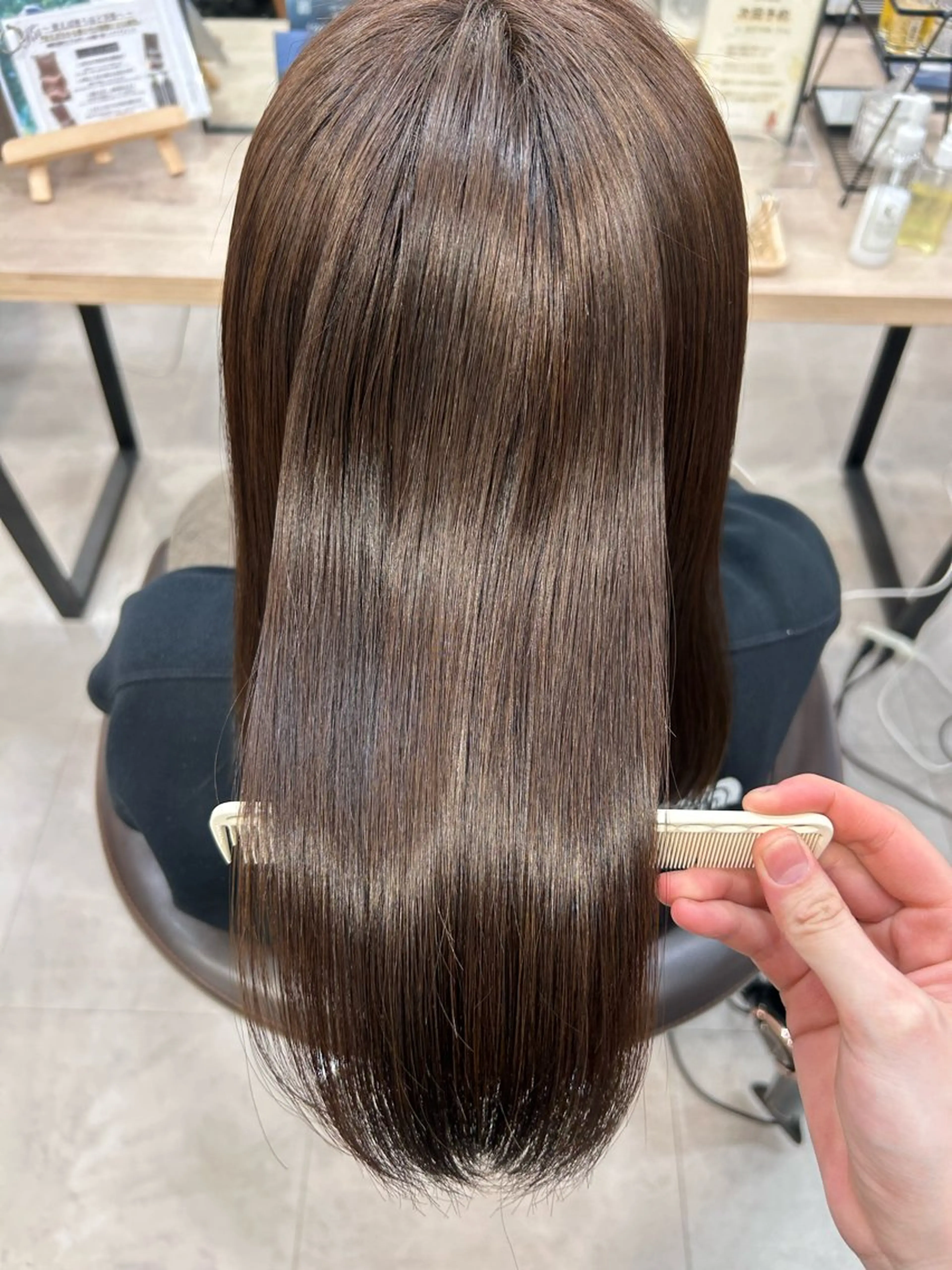 ミディアム ヘアカラー 光を纏うツヤ感ロング Natsuki🤍のヘアスタイル