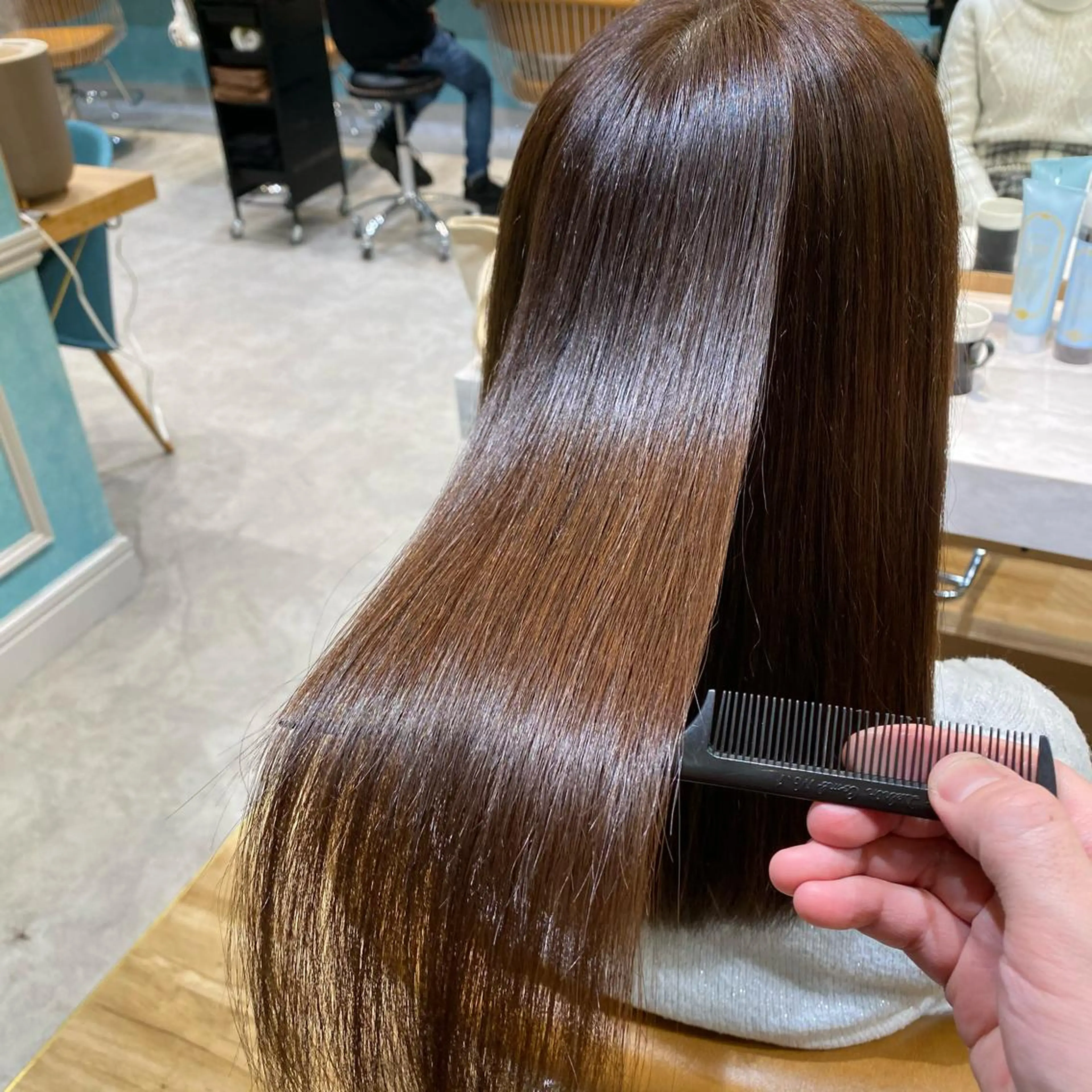 セミロング 髪質改善 トリートメント カット ヘアカラー トリートメント 山本翔一郎 韓国顔周りレイヤーのヘアスタイル