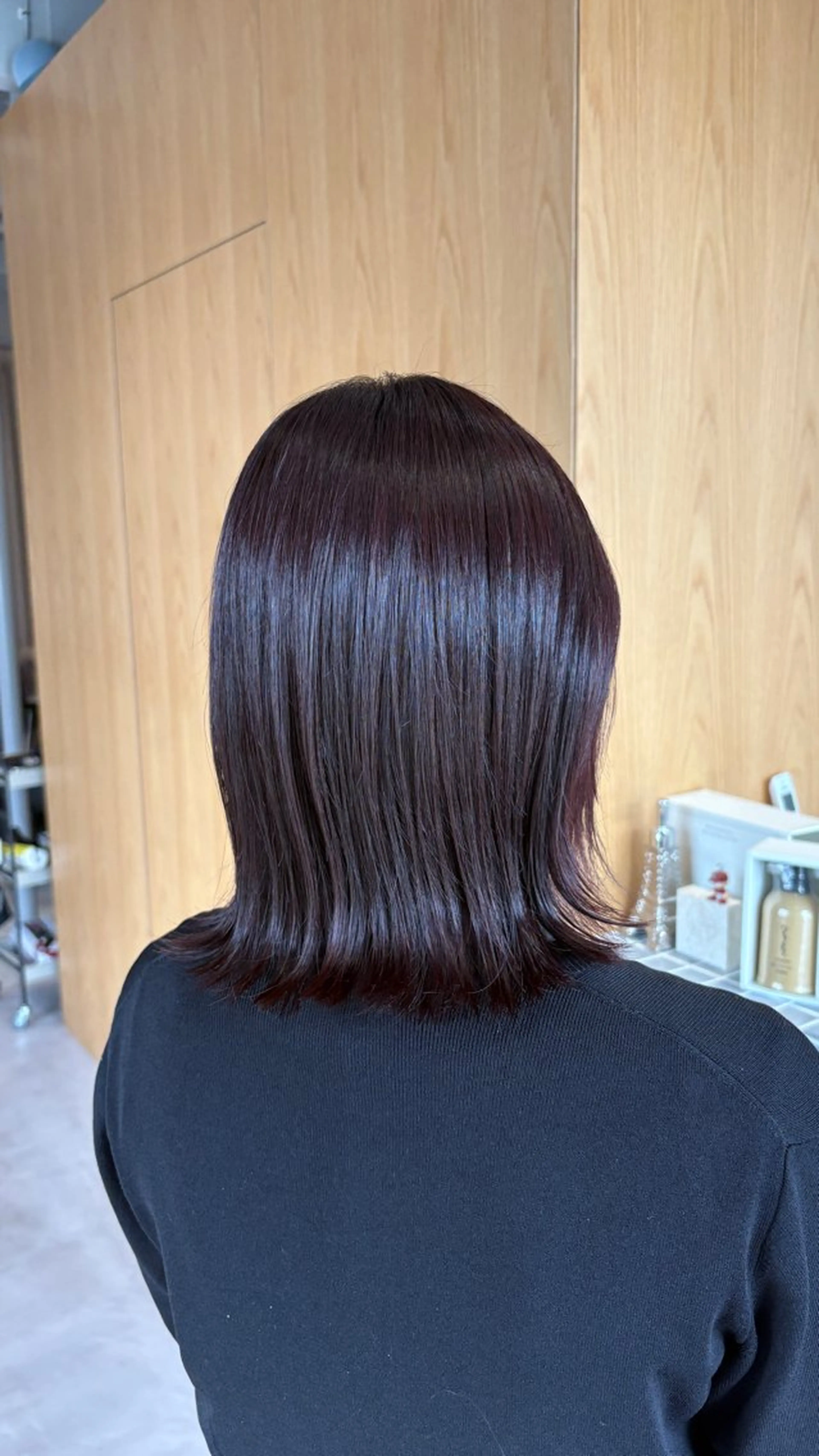 ミディアム ヘアカラー 井山 葵のヘアスタイル