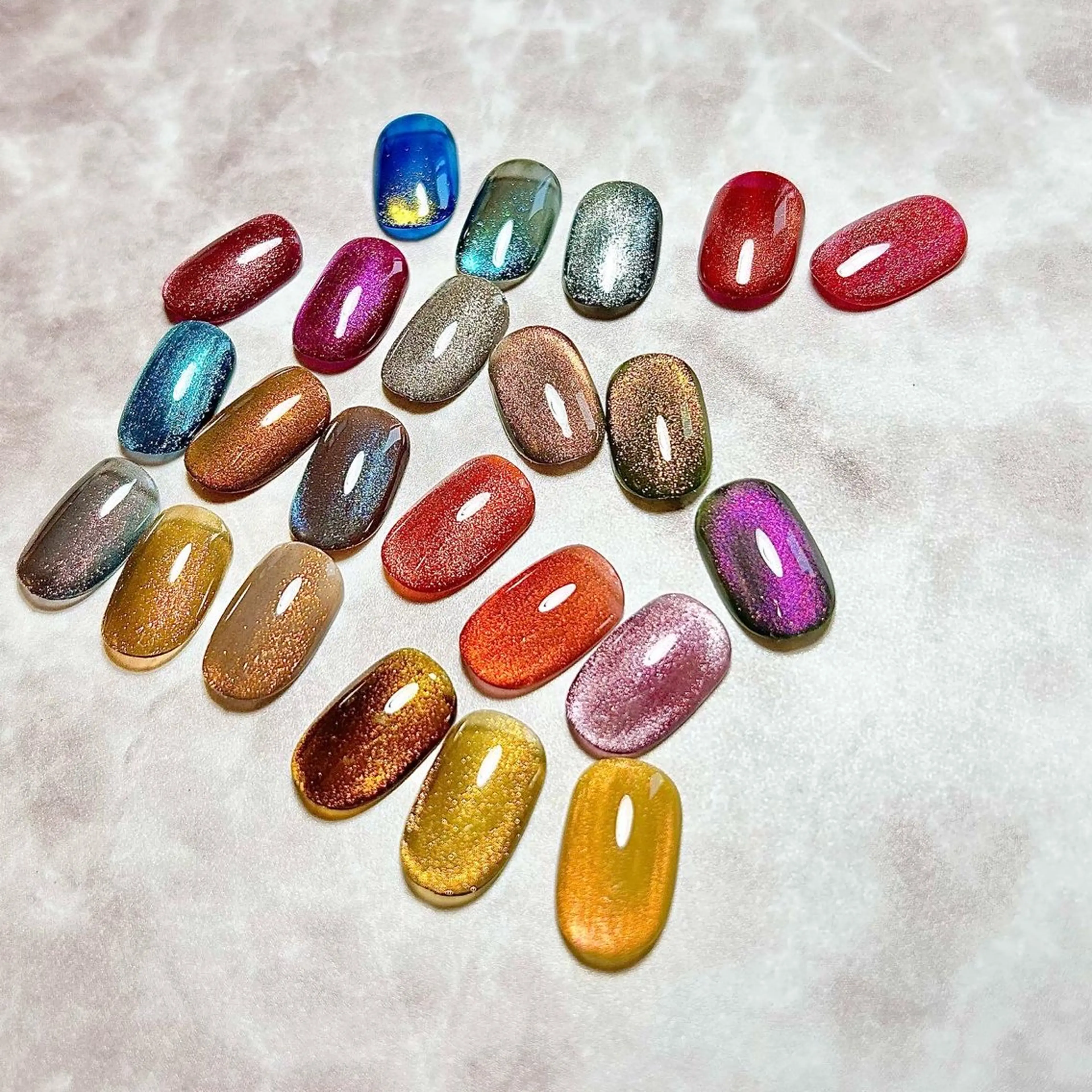 ネイル マグネットネイル nail salon amyのネイルデザイン