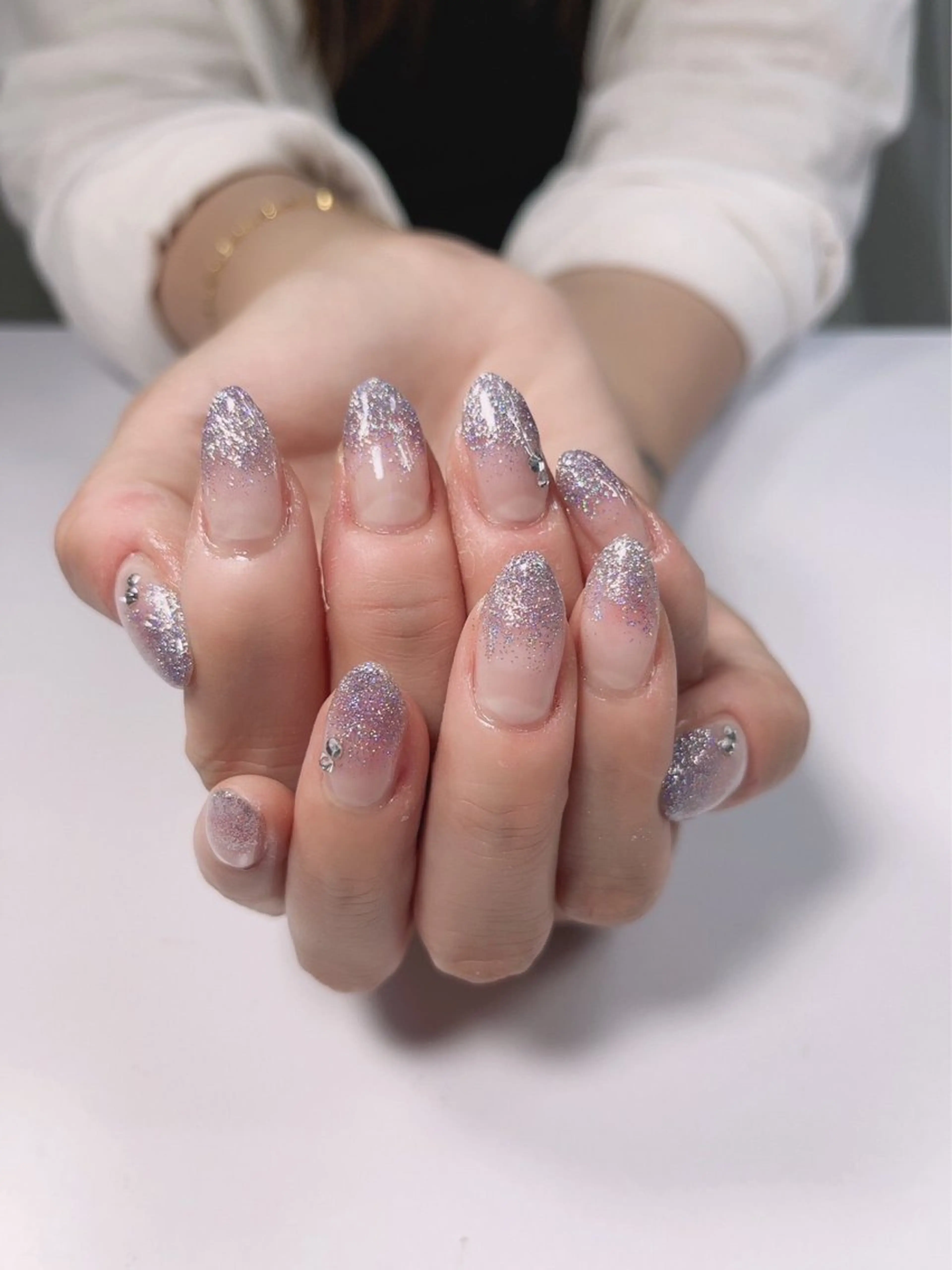 ネイル グラデーション ラメ(グリッター) ラメグラデーション 🦋Kiyomi. 🦋のネイルデザイン