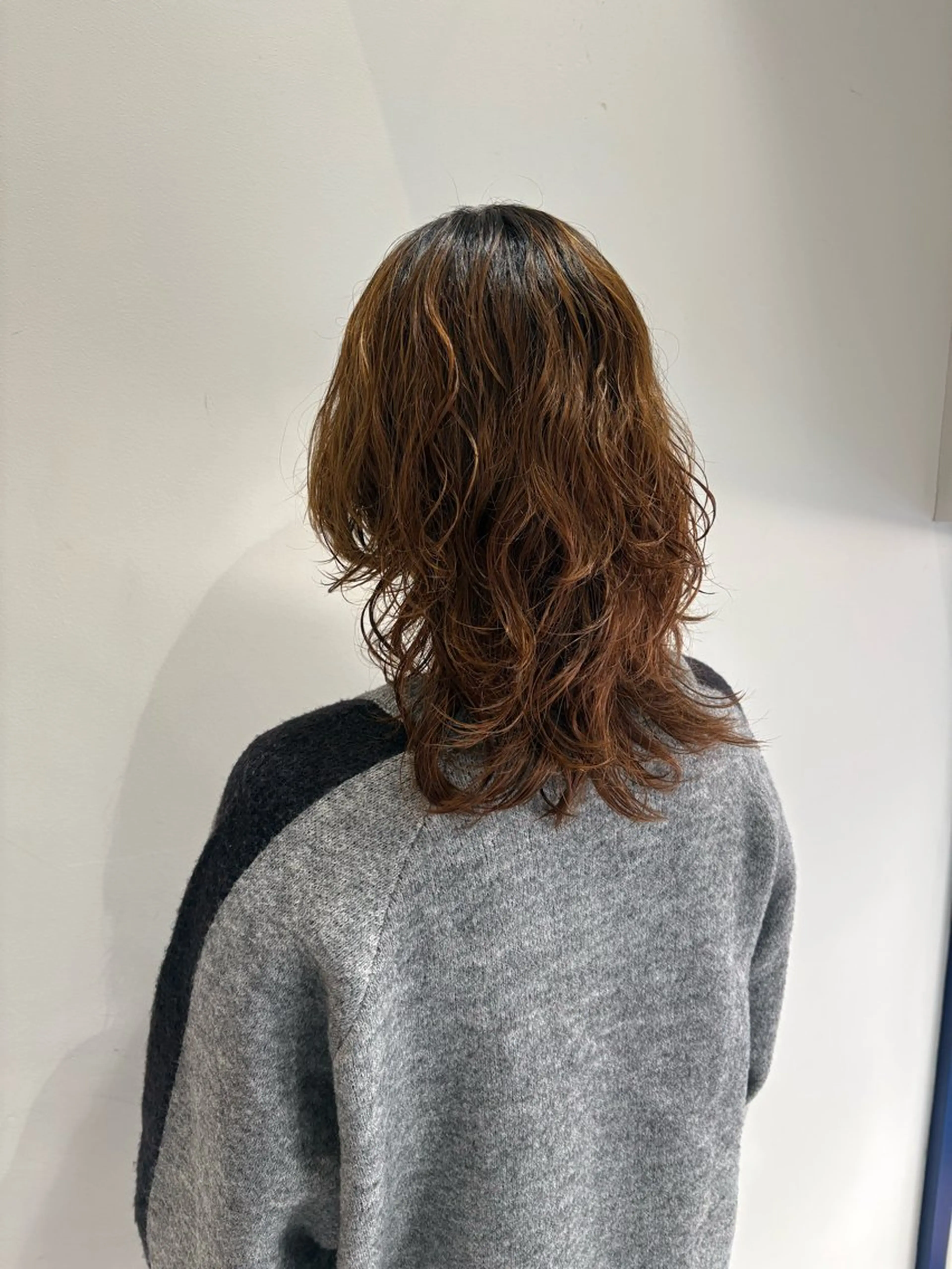 ミディアム ミディアムパーマ カット パーマ 佐々木 芽衣のヘアスタイル