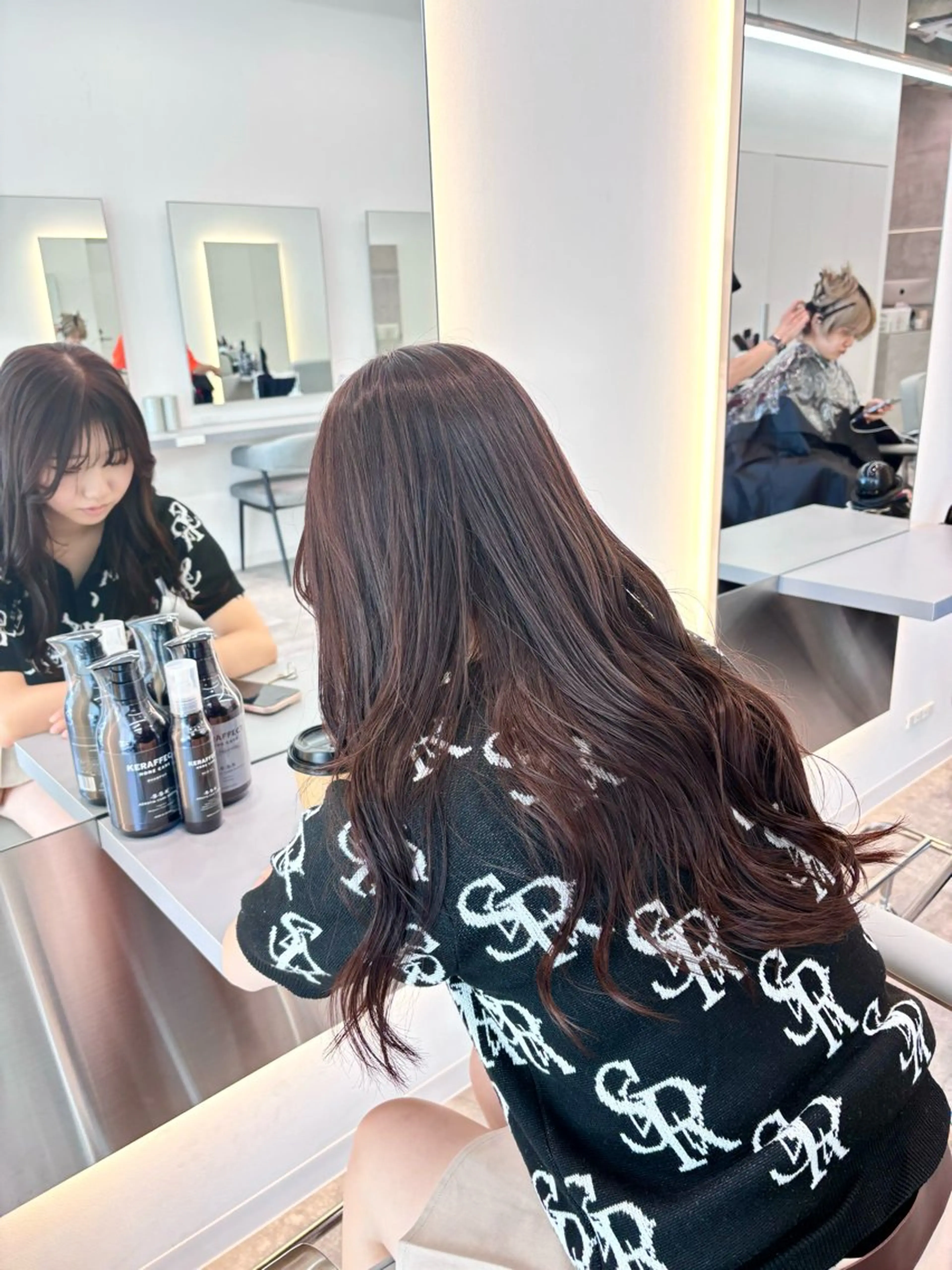 セミロング カラー カシス ALLY所属・🫧透明感カラー🫧 AYANAのヘアスタイル