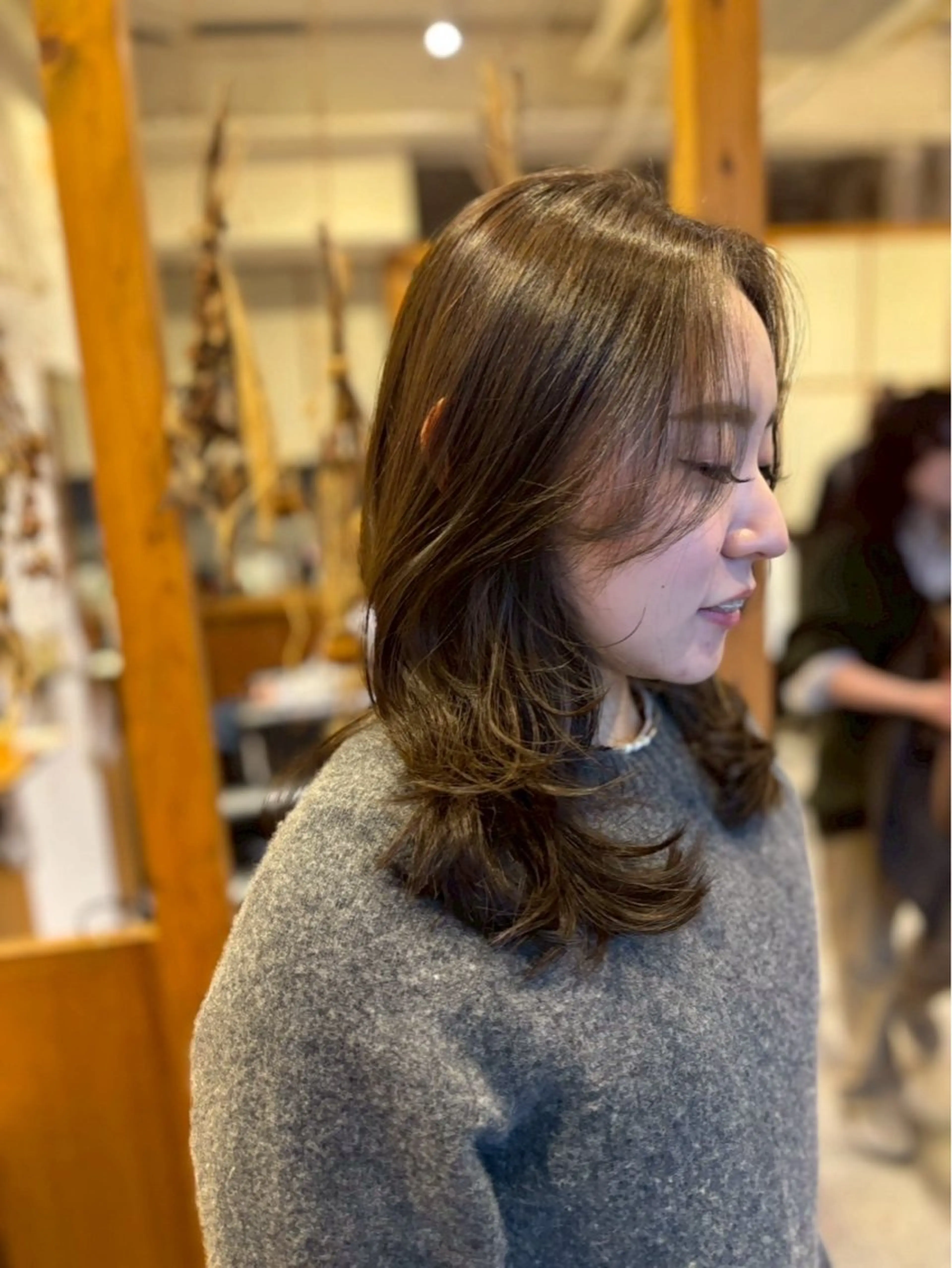 セミロング カラー カット ヘアカラー トリートメント ENIF ヤマグチアツコのヘアスタイル