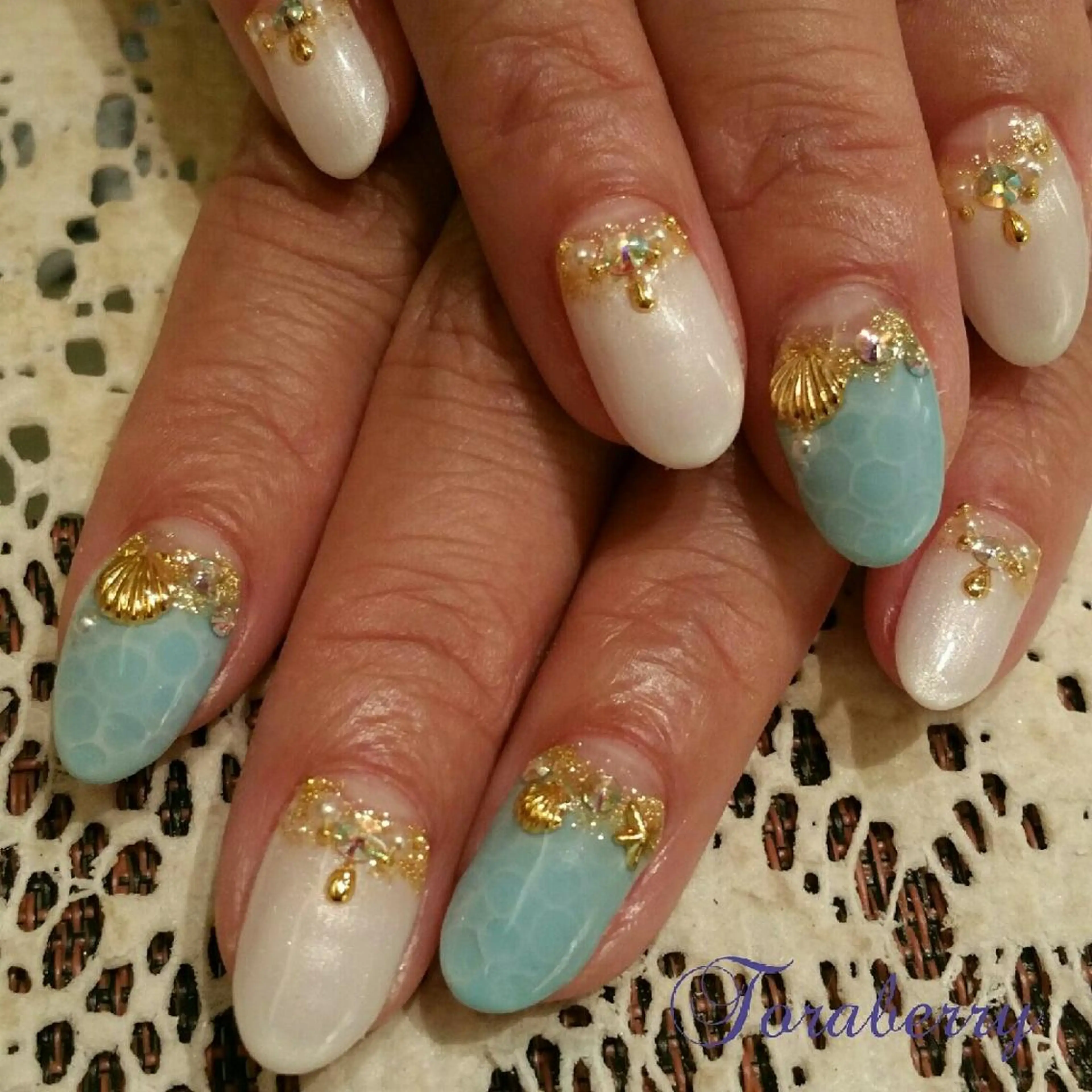 ネイル フレンチネイル 逆フレンチ ネイリスト なつみのネイルデザイン