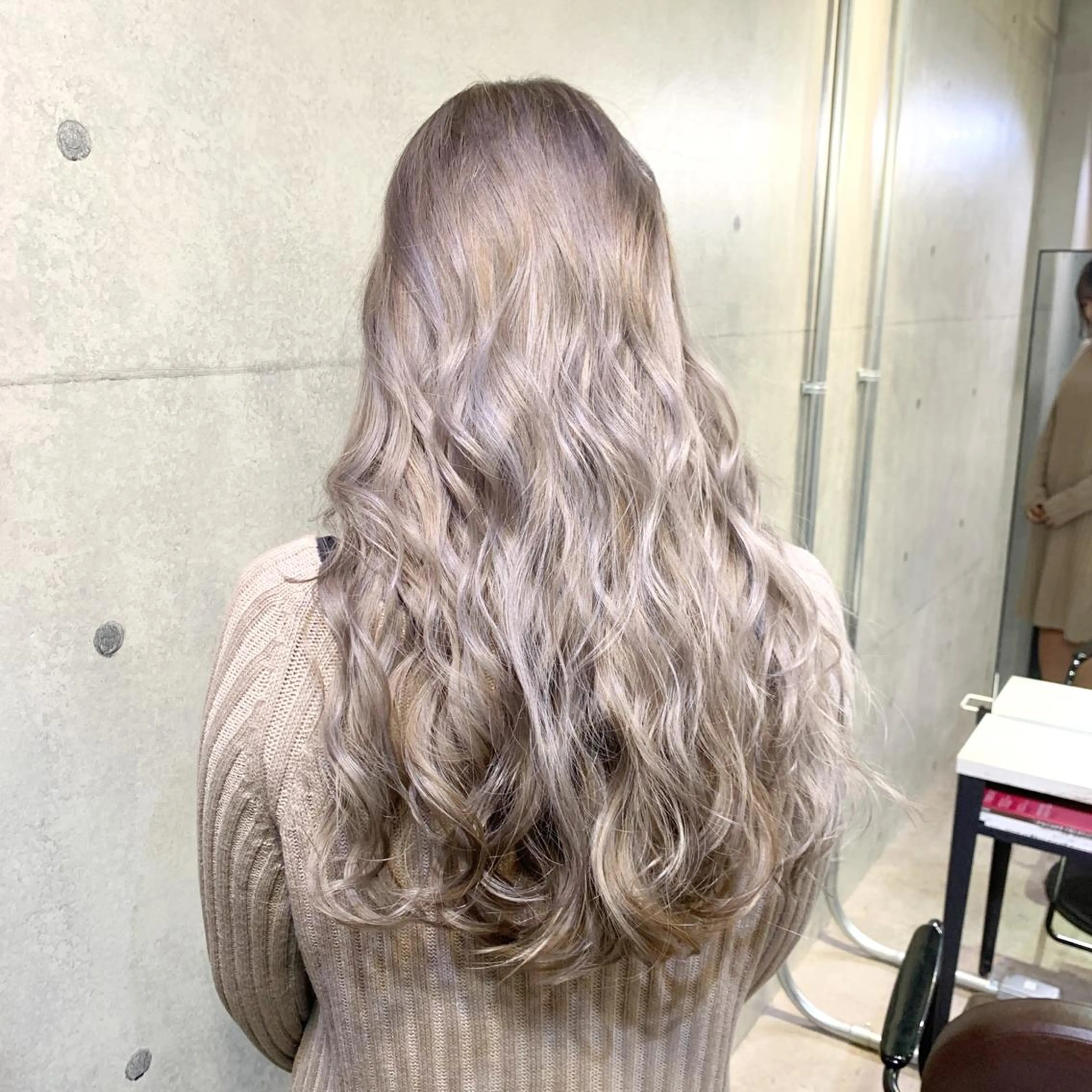 ロング カラー ヘアカラー 及川シゲル 髪質改善講師のヘアスタイル