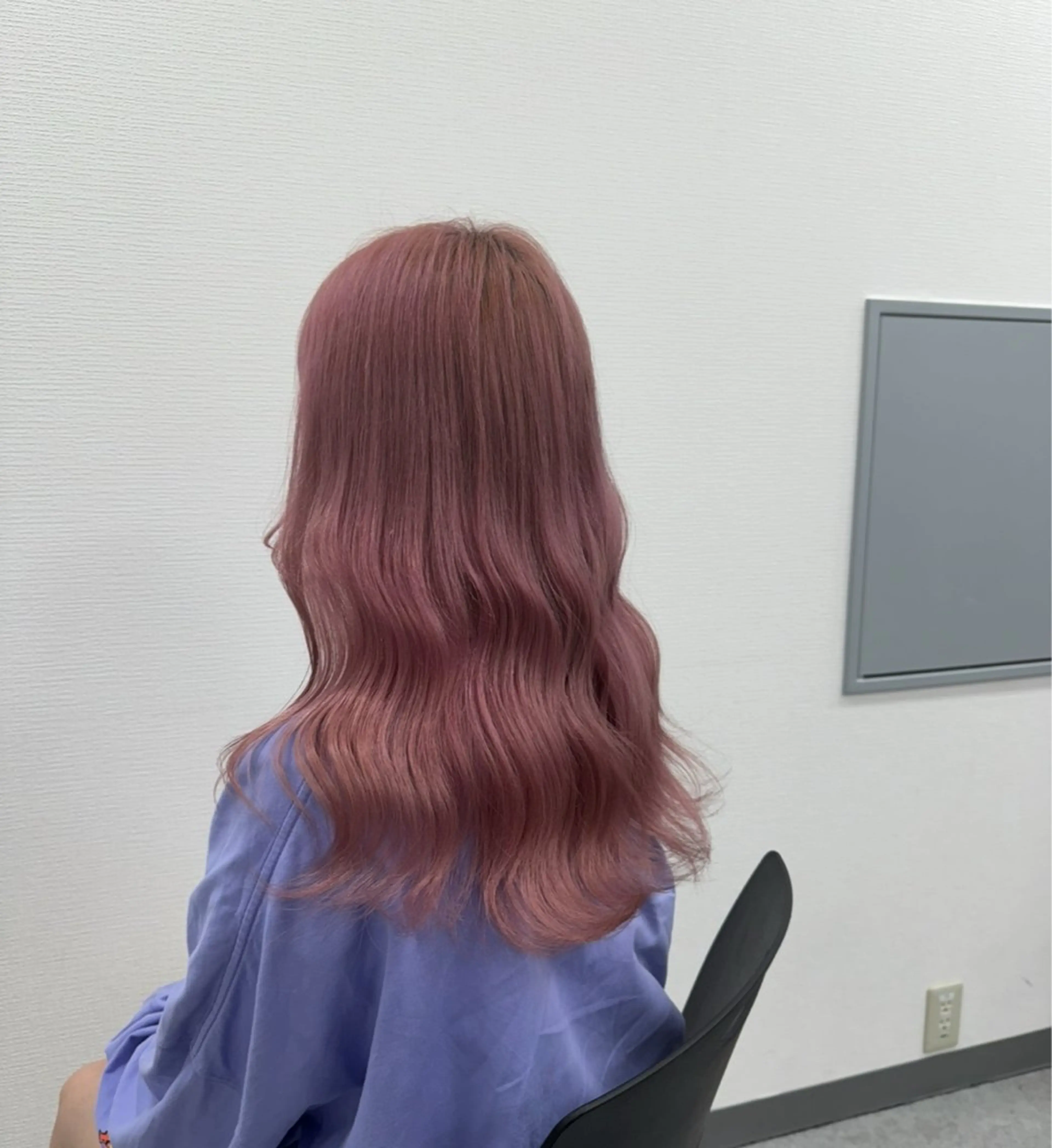 セミロング カラー ヘアアレンジ ベージュカラー ピンクカラー ピンクベージュ 🫧モテる💗ダメー ジレスハイトーン🫧のヘアスタイル