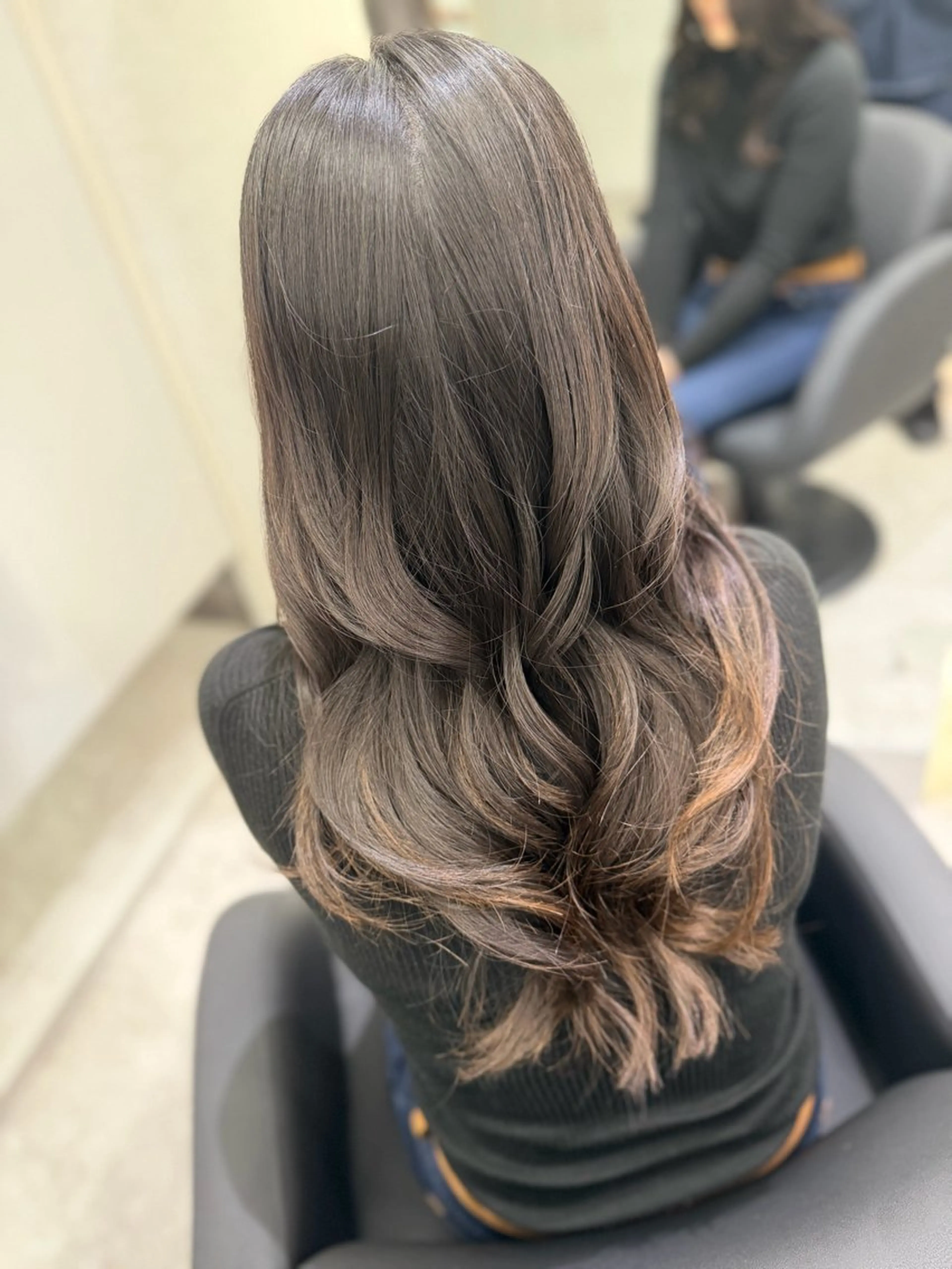 ロング レイヤーカット 平田 七海のヘアスタイル