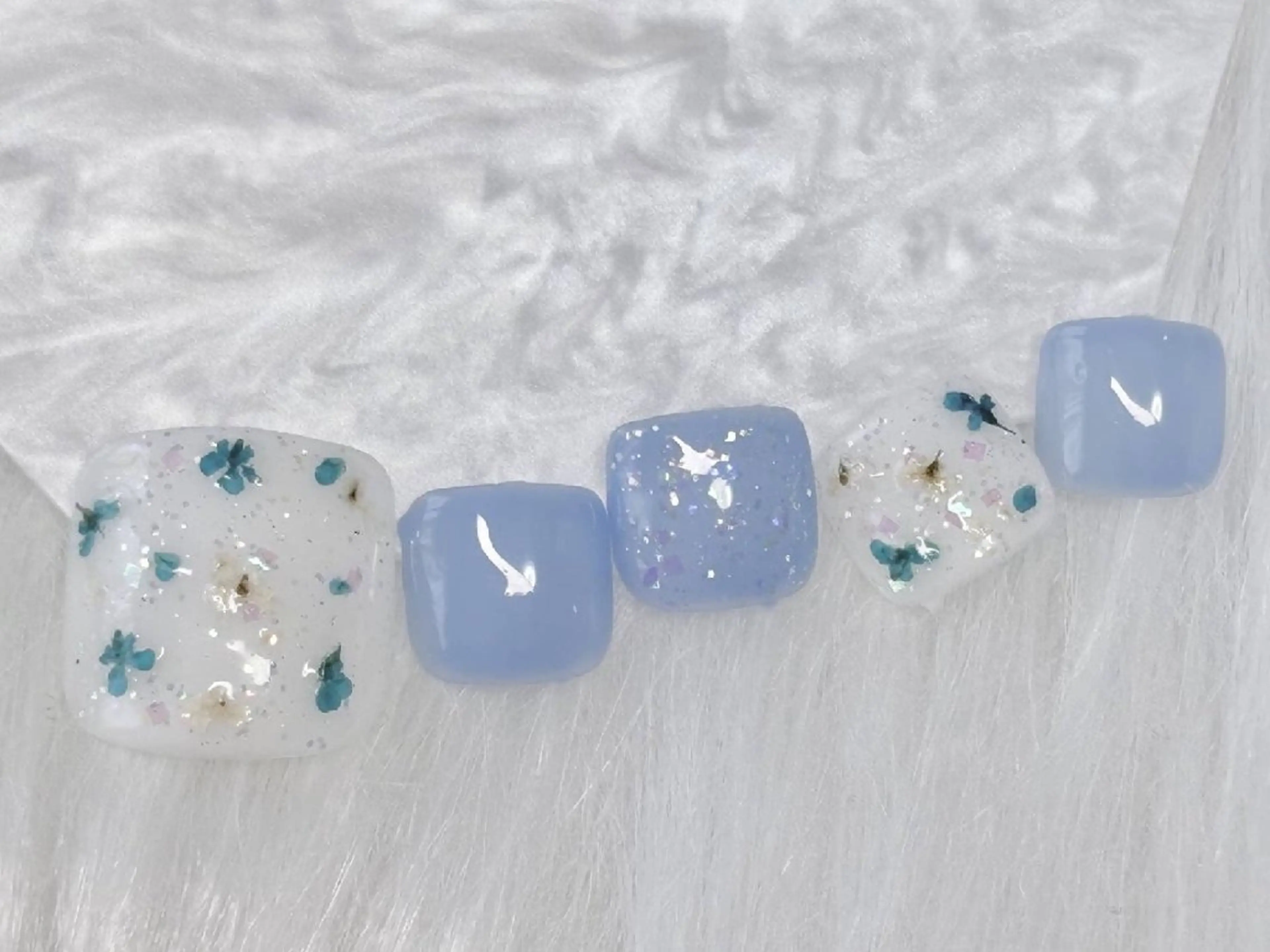 ネイル フットネイル Nailsalon Neve❄︎.*のネイルデザイン