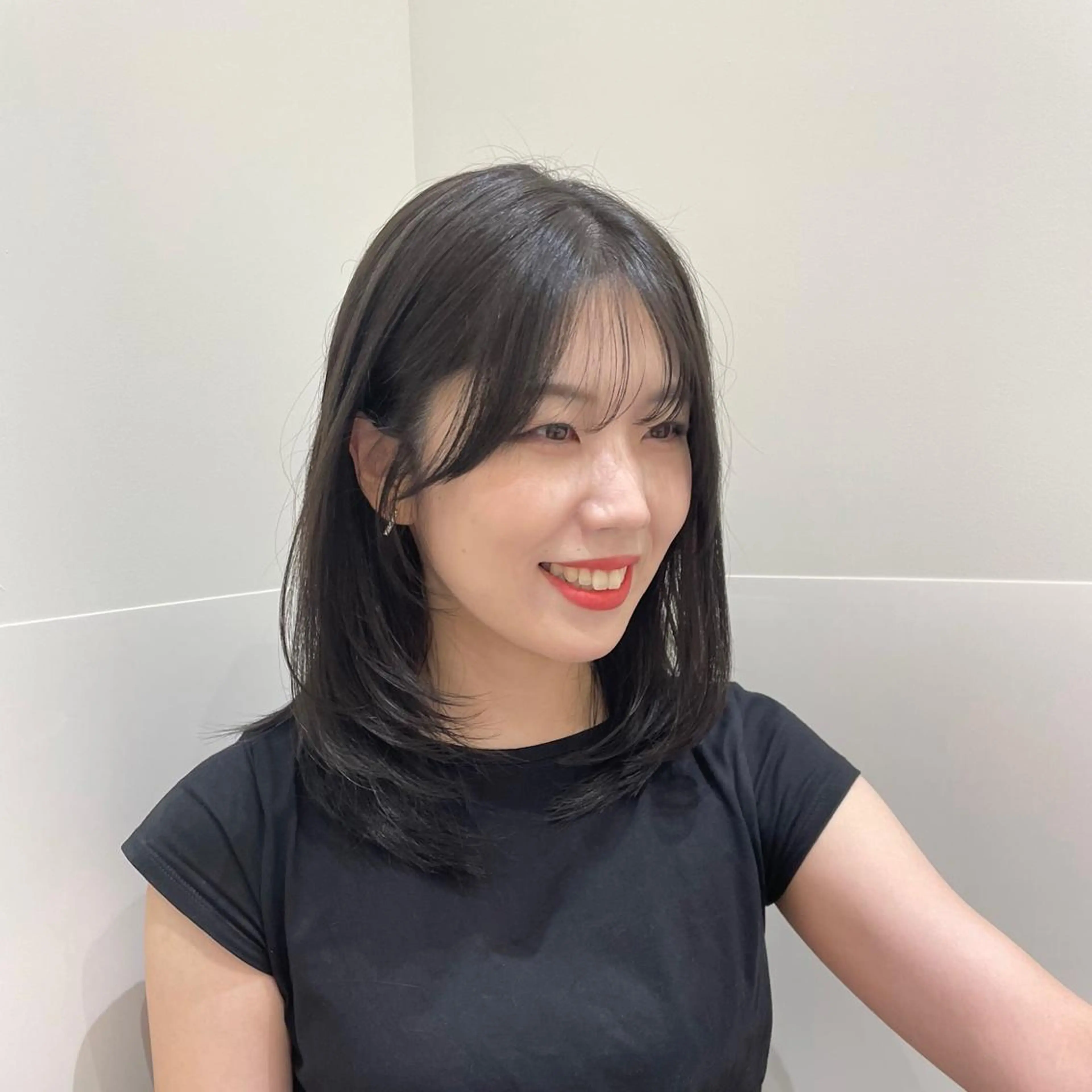 ミディアム 韓国風ヘア レイヤーカット カット ヘアカラー トリートメント ❤︎︎韓国ヘア❤︎︎ 𝑺𝒉𝒊𝒉𝒐のヘアスタイル