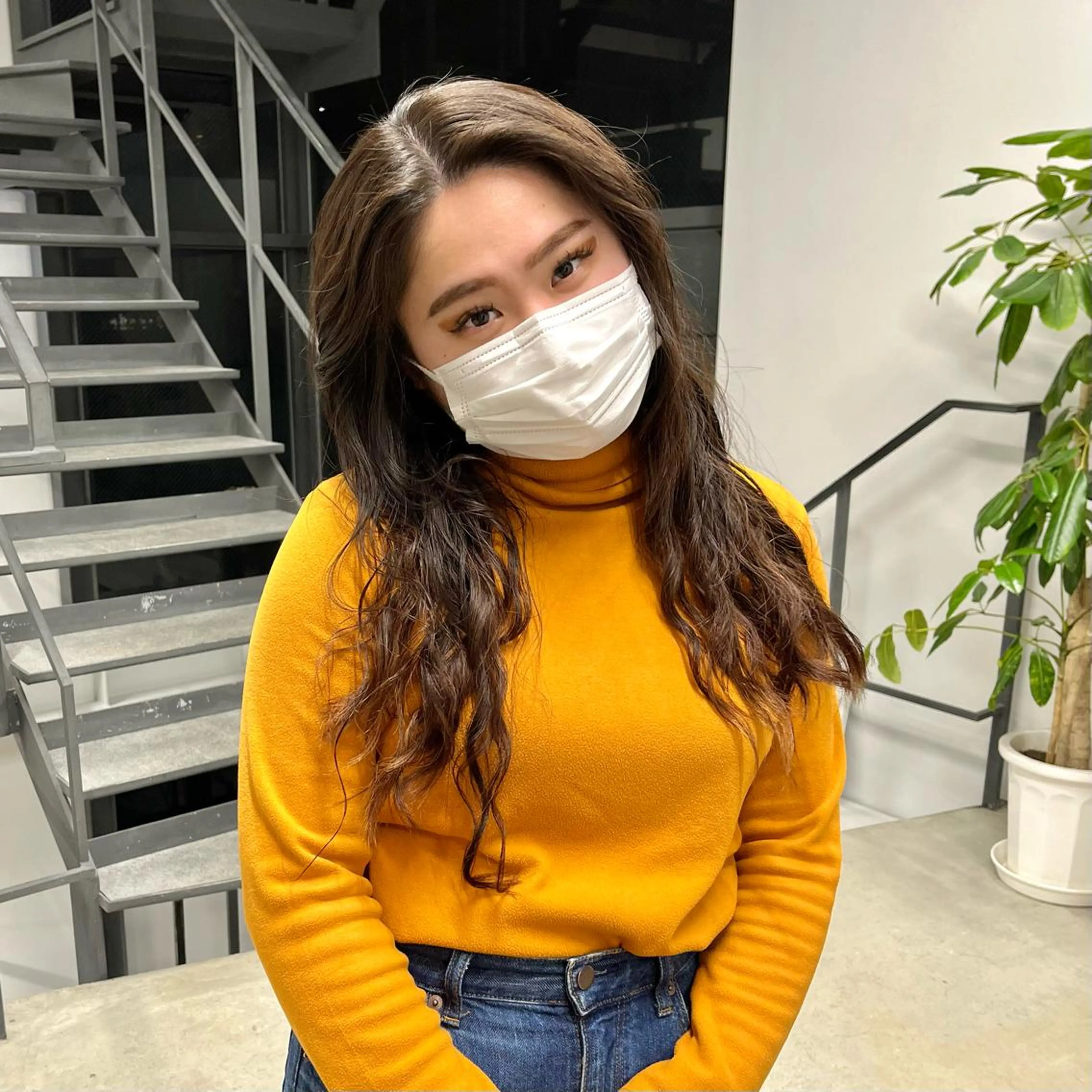 ロング カラー ブラウンカラー ロング 山口 モエのヘアスタイル