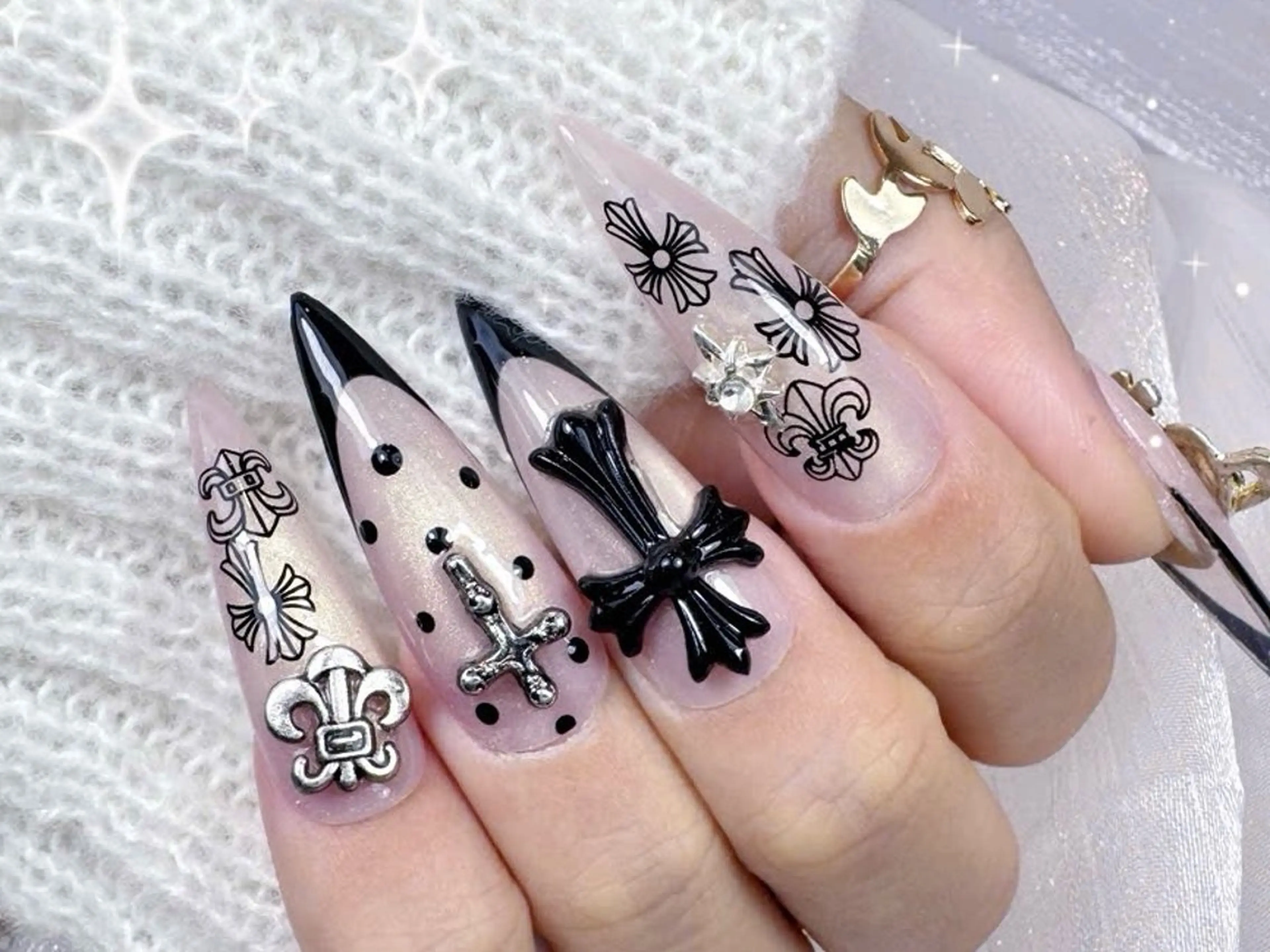 ミディアム ティキ Pono Nailsのネイルデザイン