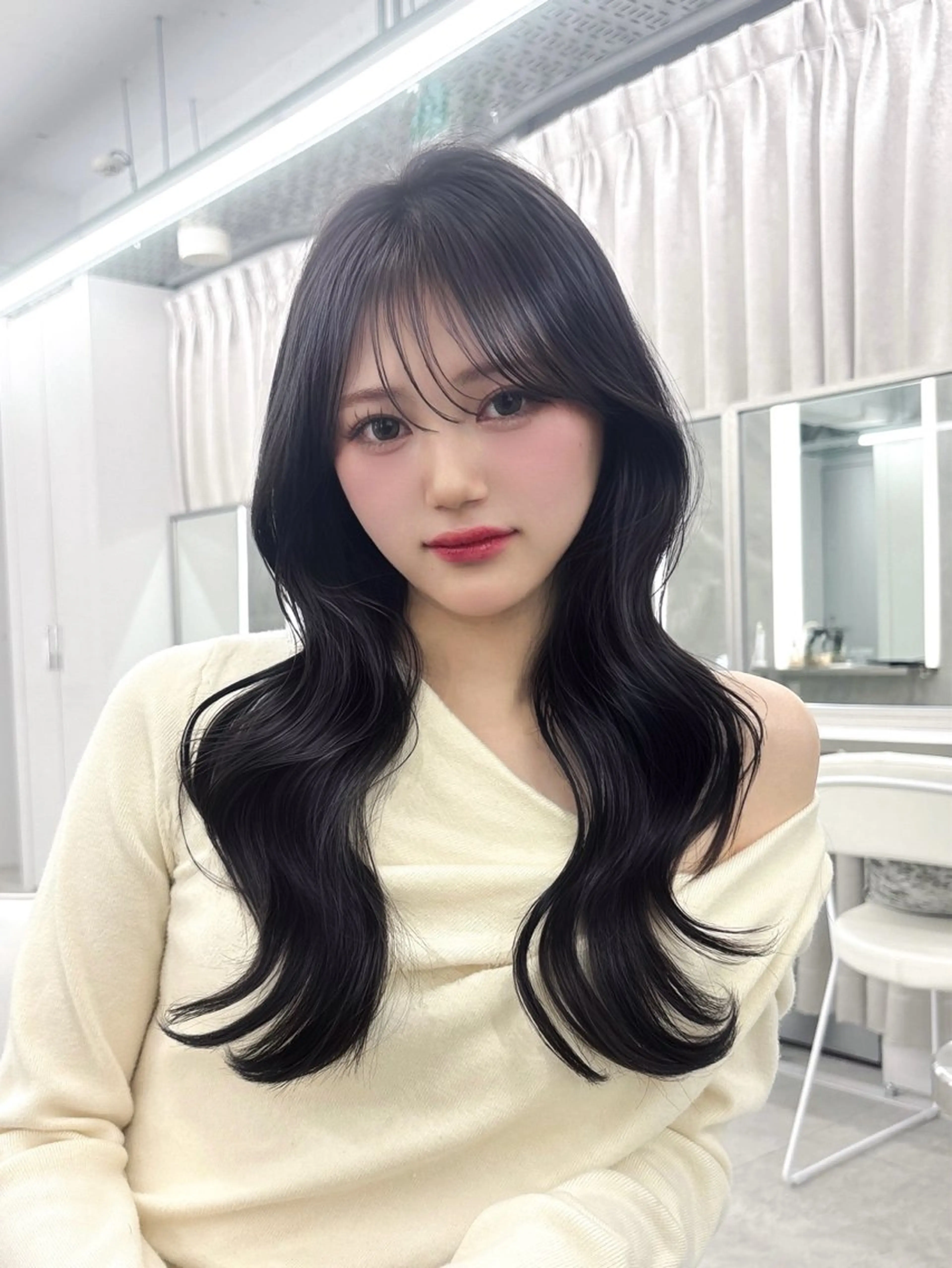 ミディアム 栄/レイヤー/ 津野 こころのヘアスタイル