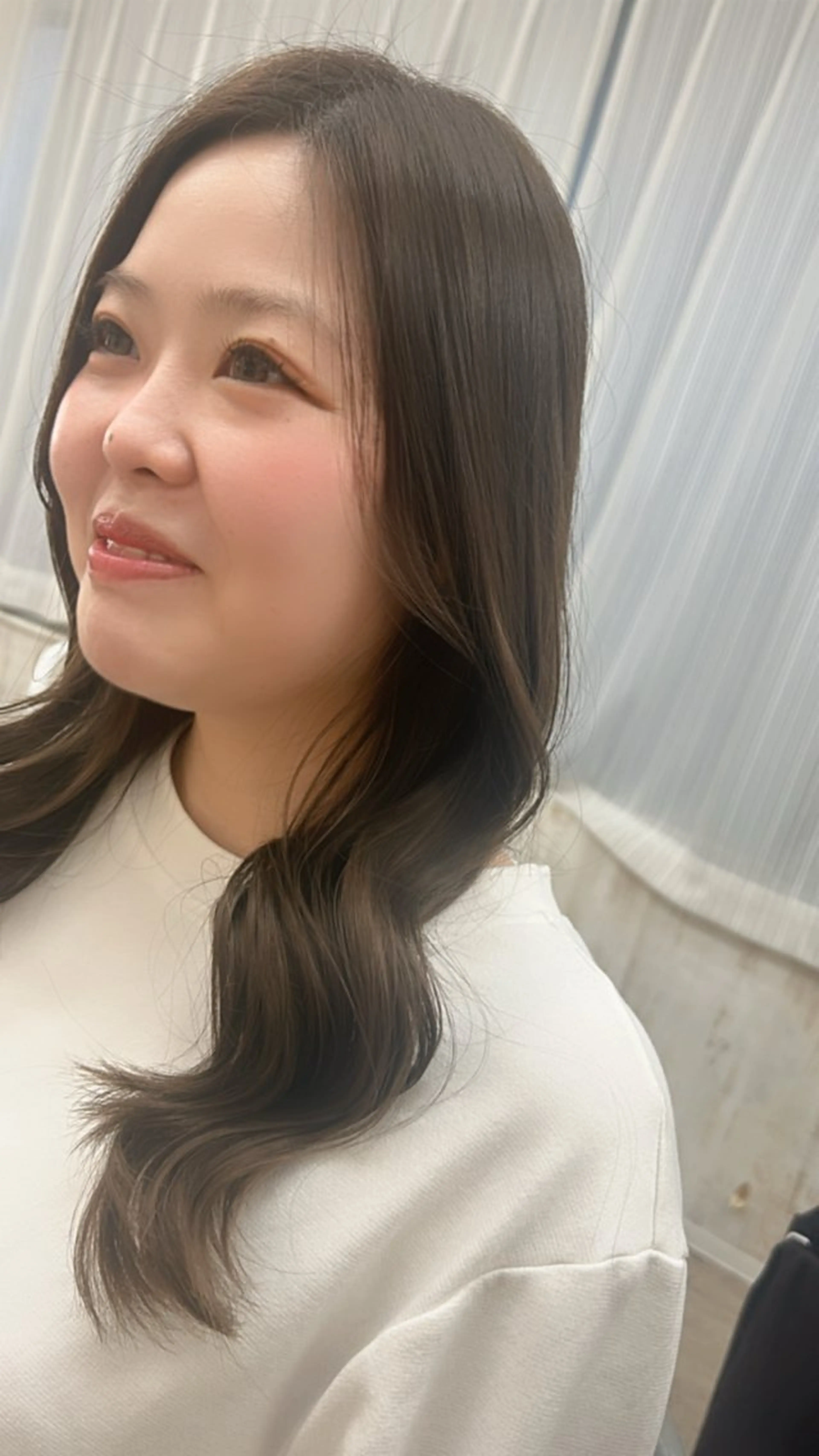 ミディアム 韓国風ヘア カット ヘアカラー 飯星慧斗 /ブリーチ、縮毛矯正のヘアスタイル