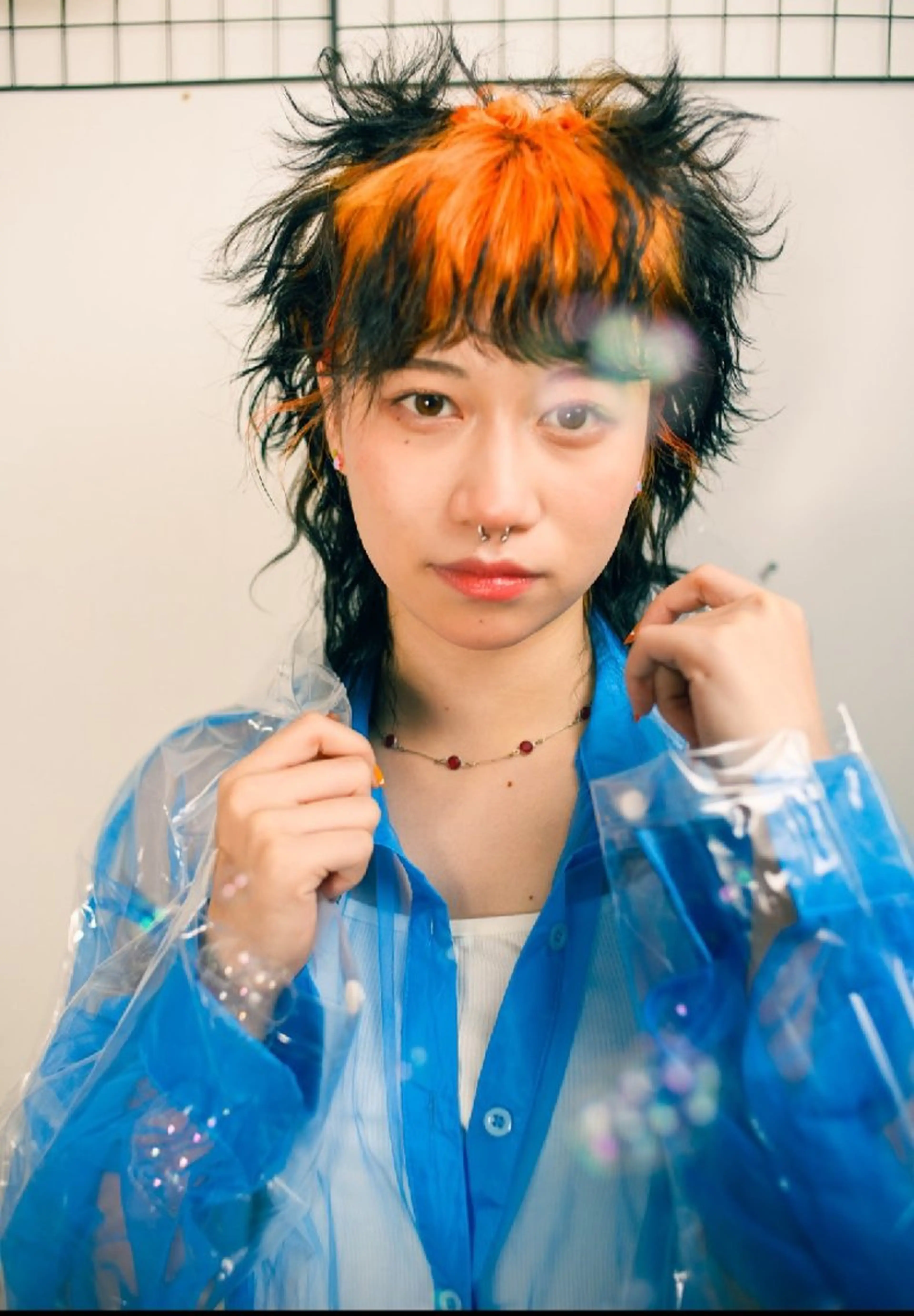 ミディアム カラー ブリーチ 顔まわりレイヤー 顔周りカット レイヤーカット ハイトーン/ブリーチ /デザインカラーのヘアスタイル