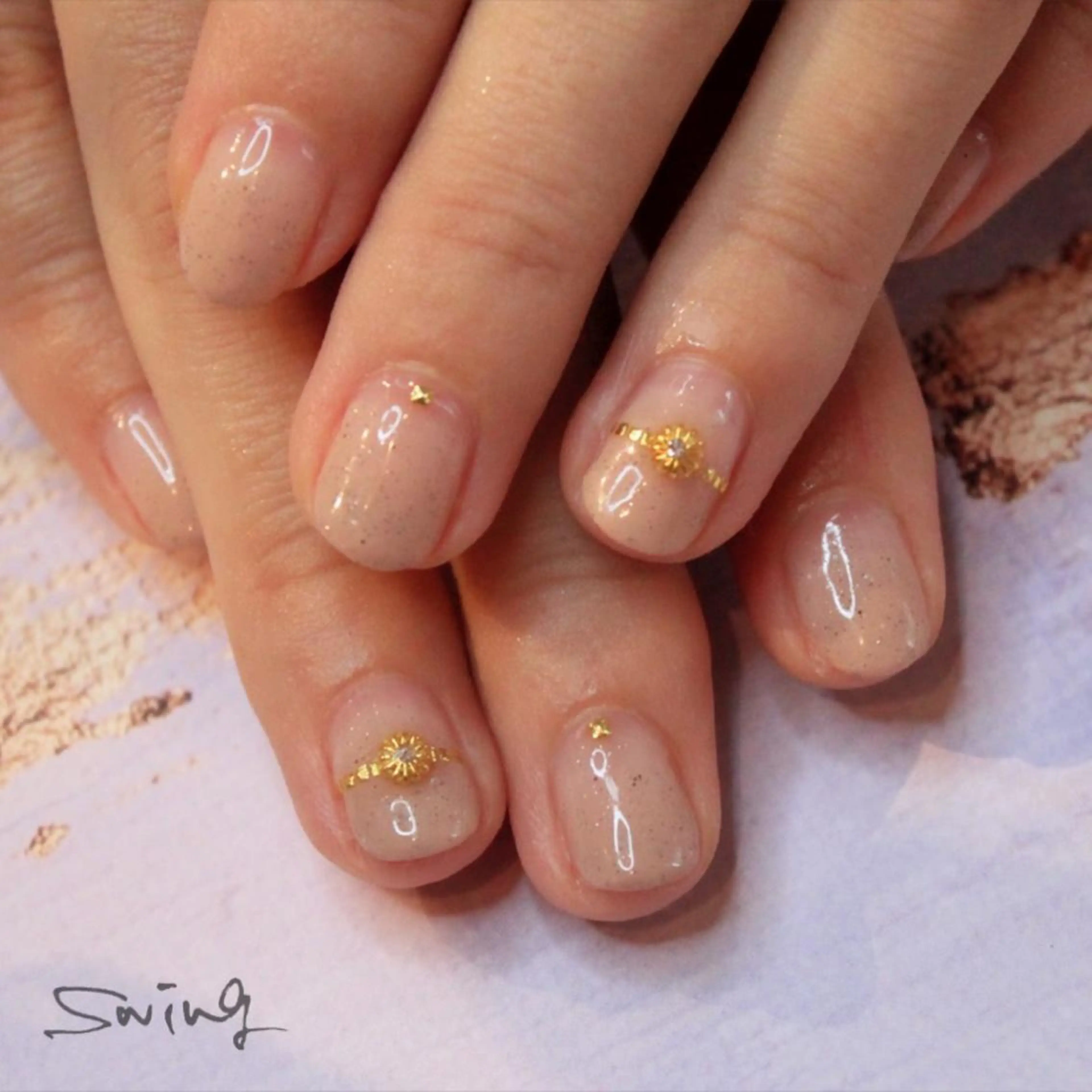 ネイル ジェルネイル オフィスネイル SWING Nail Salon所属・Yoshida Takakoのネイルデザイン