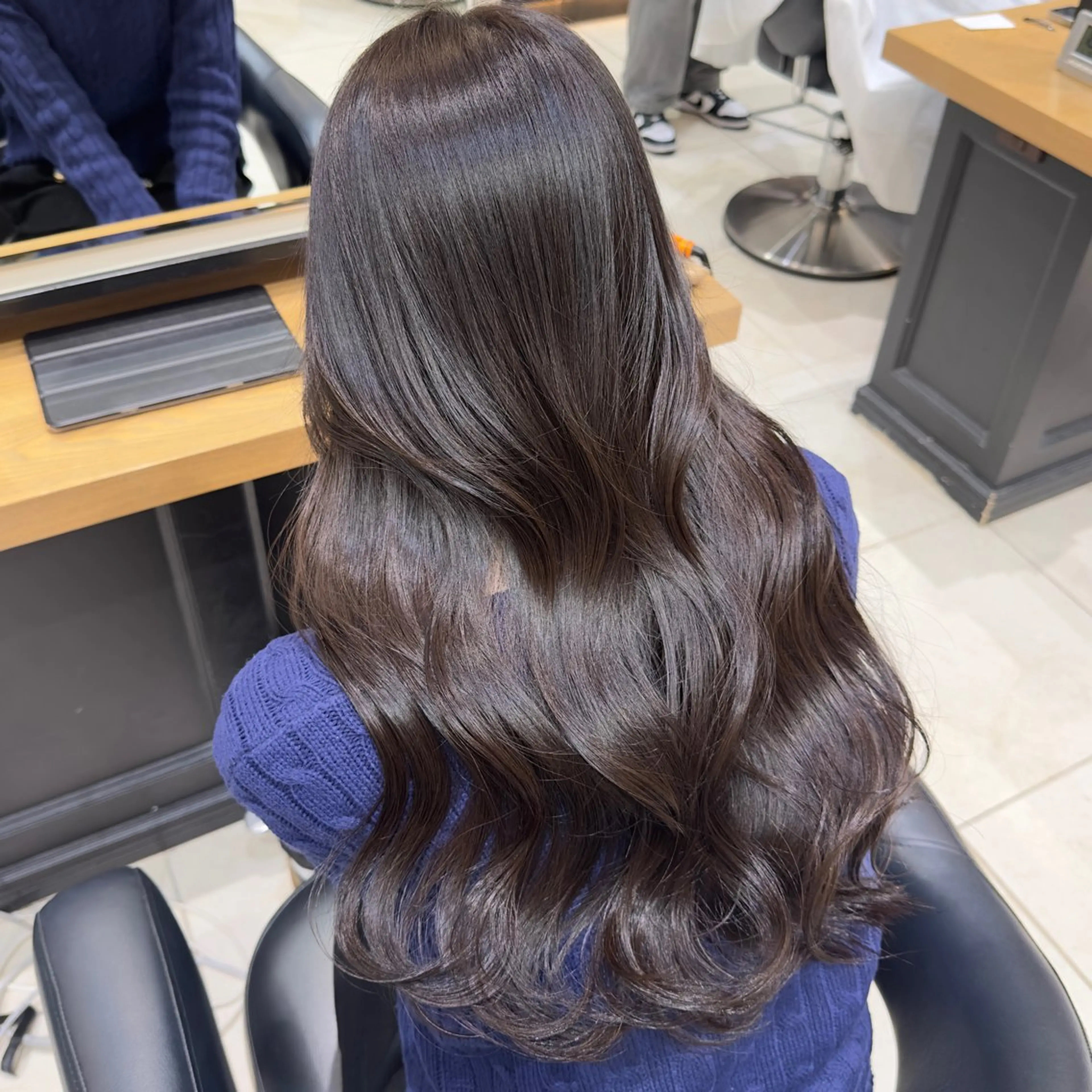 ロング カラー 透明感カラー グレージュ くびれヘア レイヤー/グレージュ メンズパーマのヘアスタイル