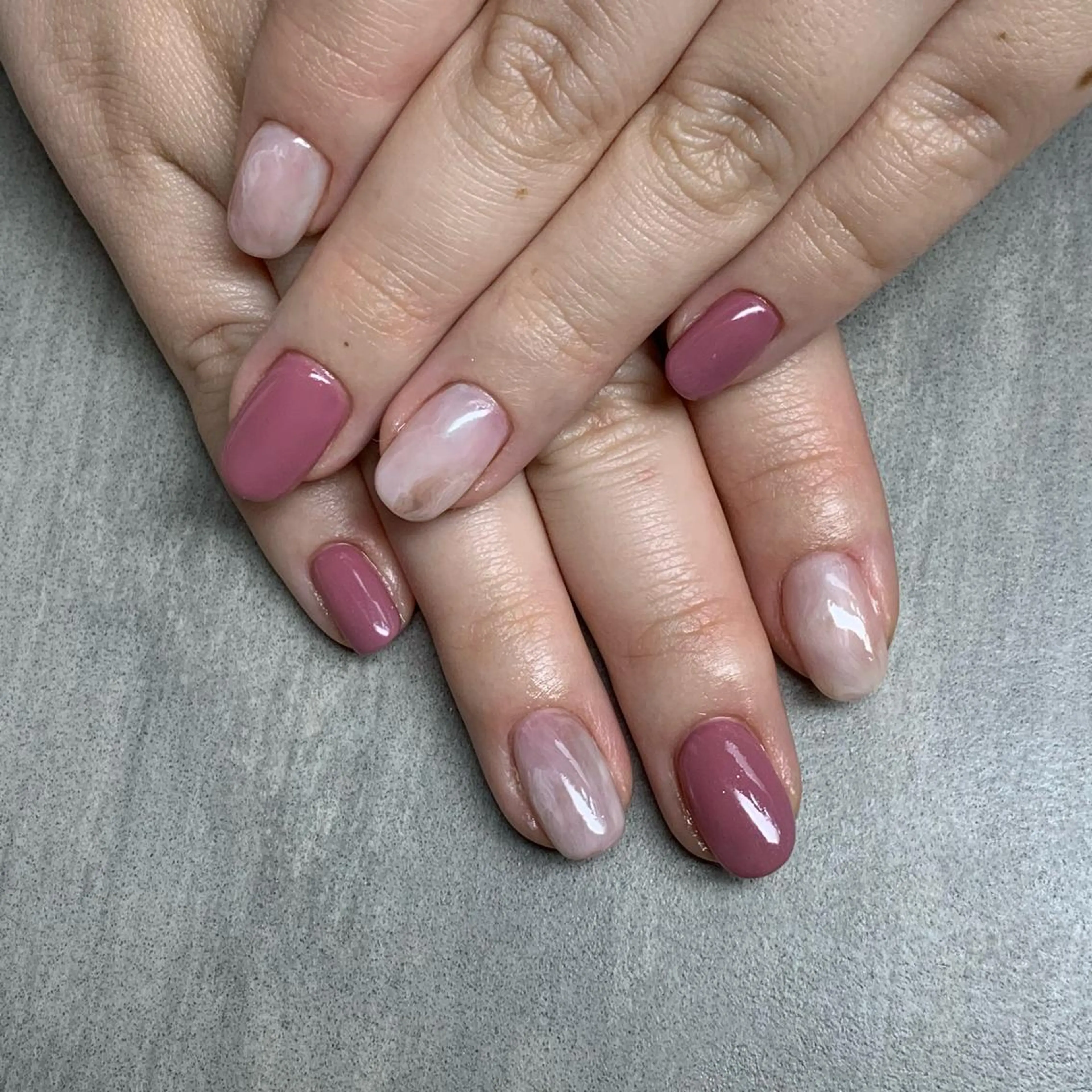 ネイル ニュアンスネイル オフィスネイル ピンク シンプルネイル 春ネイル ハンドネイル 近藤 穂乃果のネイルデザイン