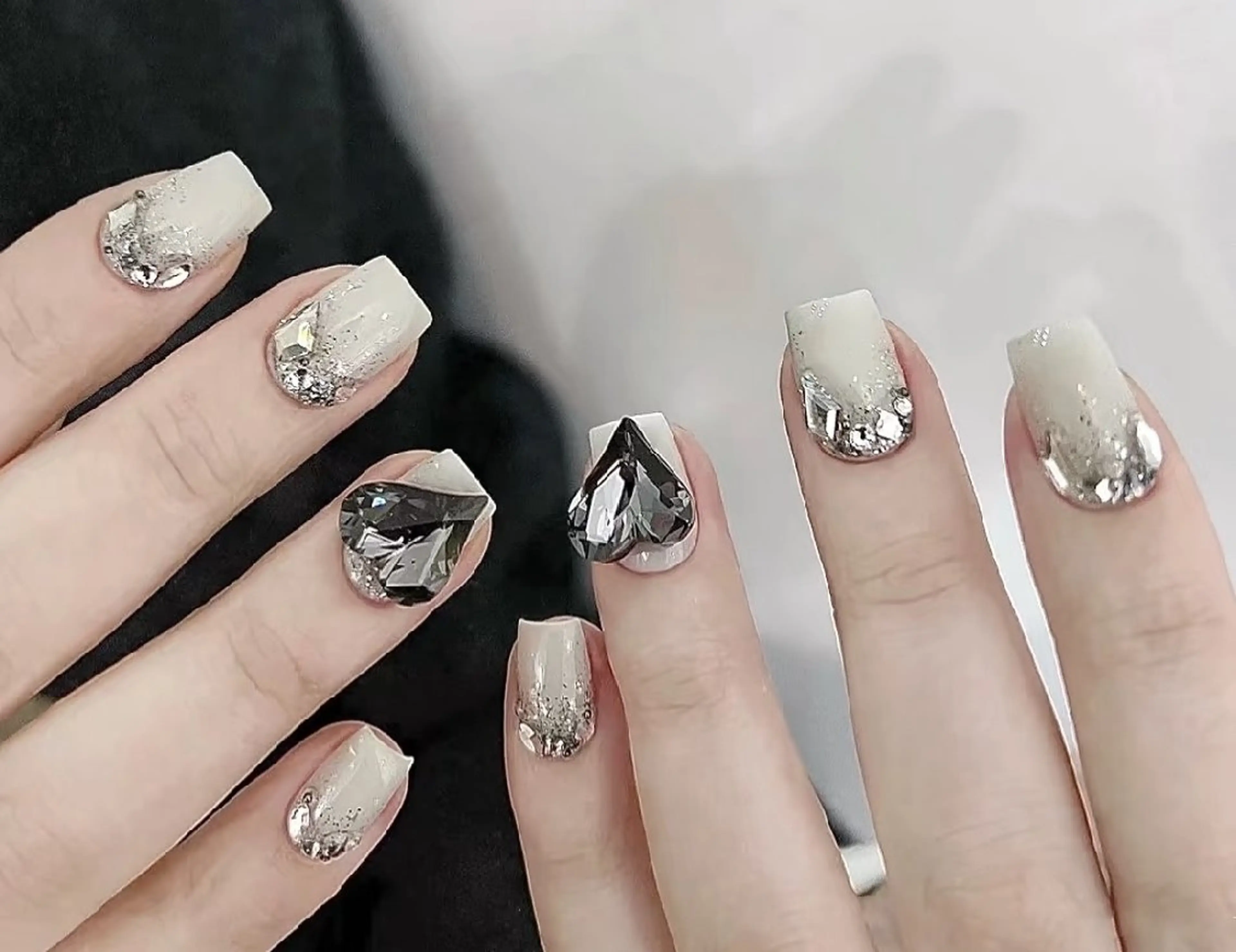 ネイル ハンドネイル Theone栄店 伊藤のネイルデザイン