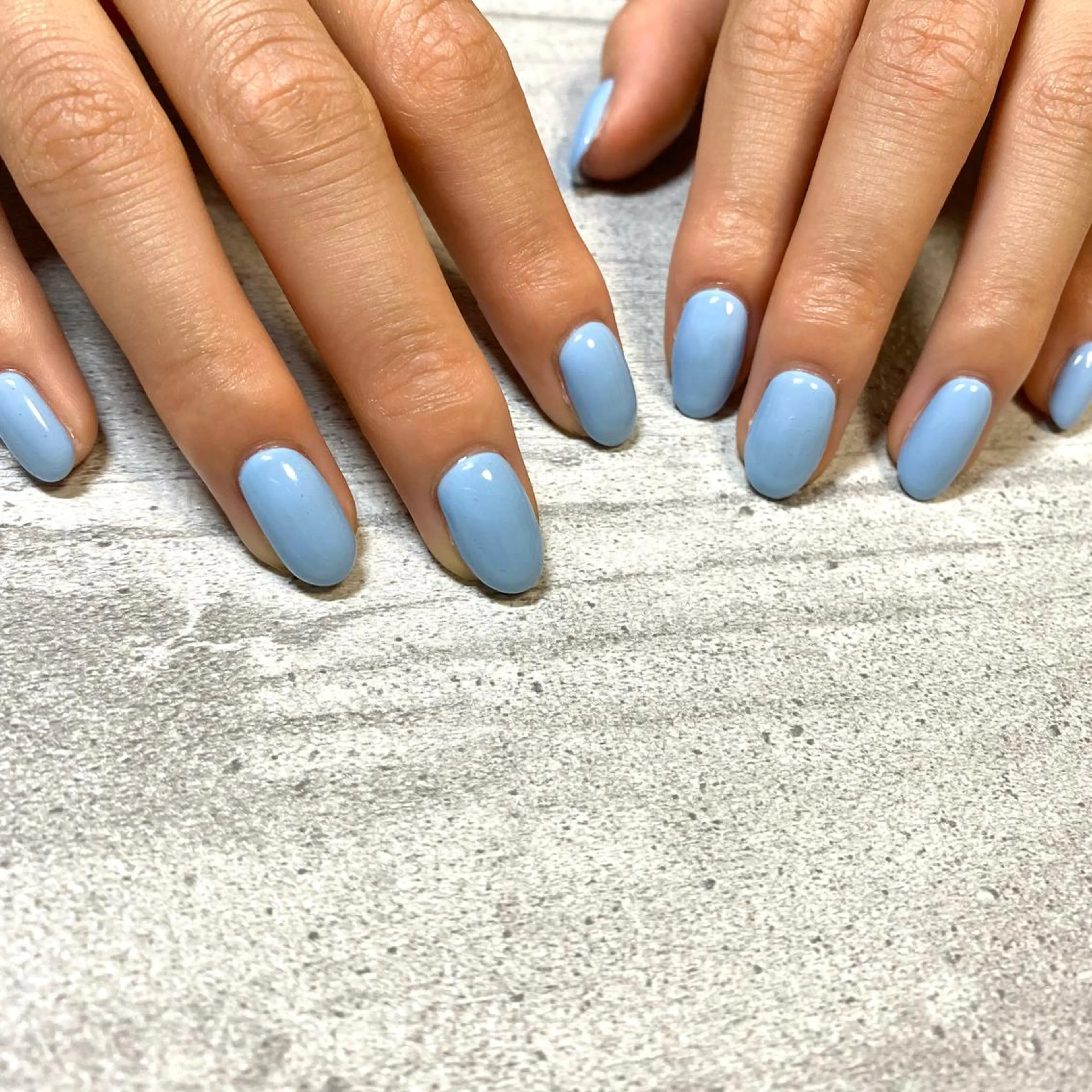 ショート カラー パーマ ヘアアレンジ メンズ キッズ ネイル マツエク・マツパ アイブロウ 眉カラー 水色 ワンカラーネイル ハンドネイル ハンドケア 今福鶴見ネイル 8(ｴｲﾄ)のネイルデザイン