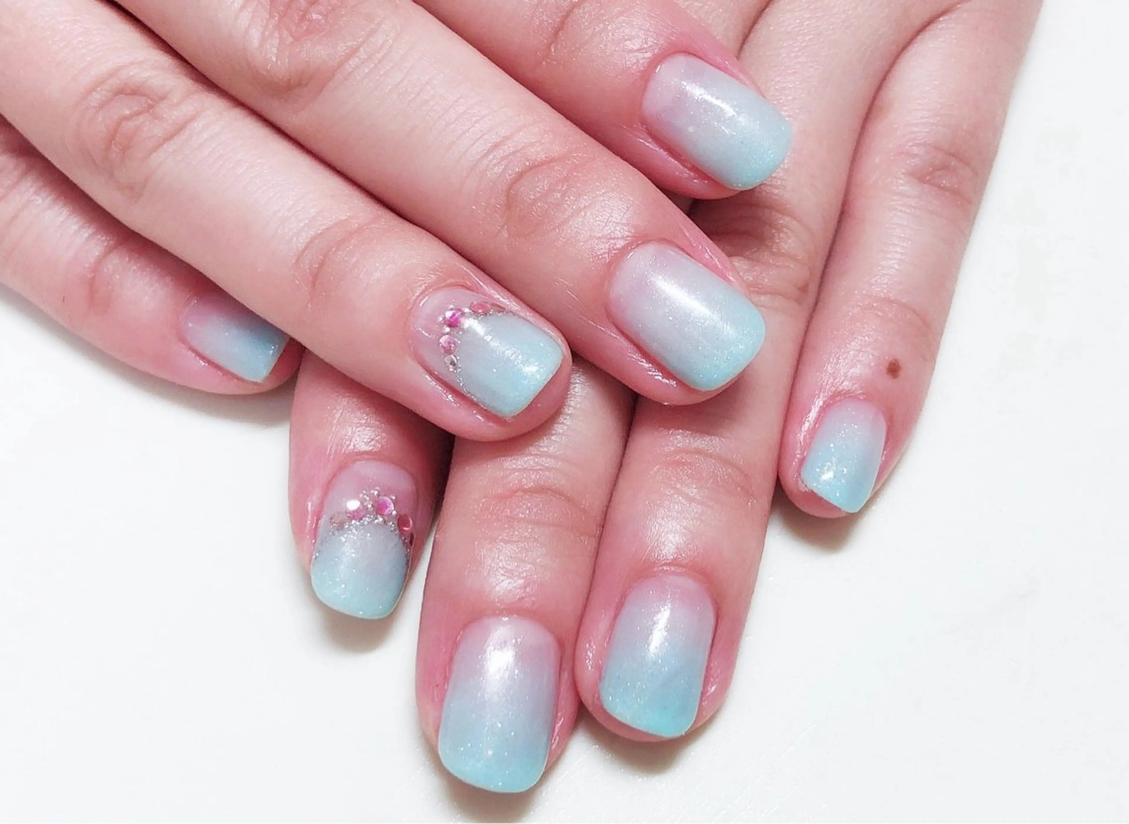 ネイル アートネイル ストーンネイル ハンドネイル coconail所属・ネイリスト HANAのネイルデザイン