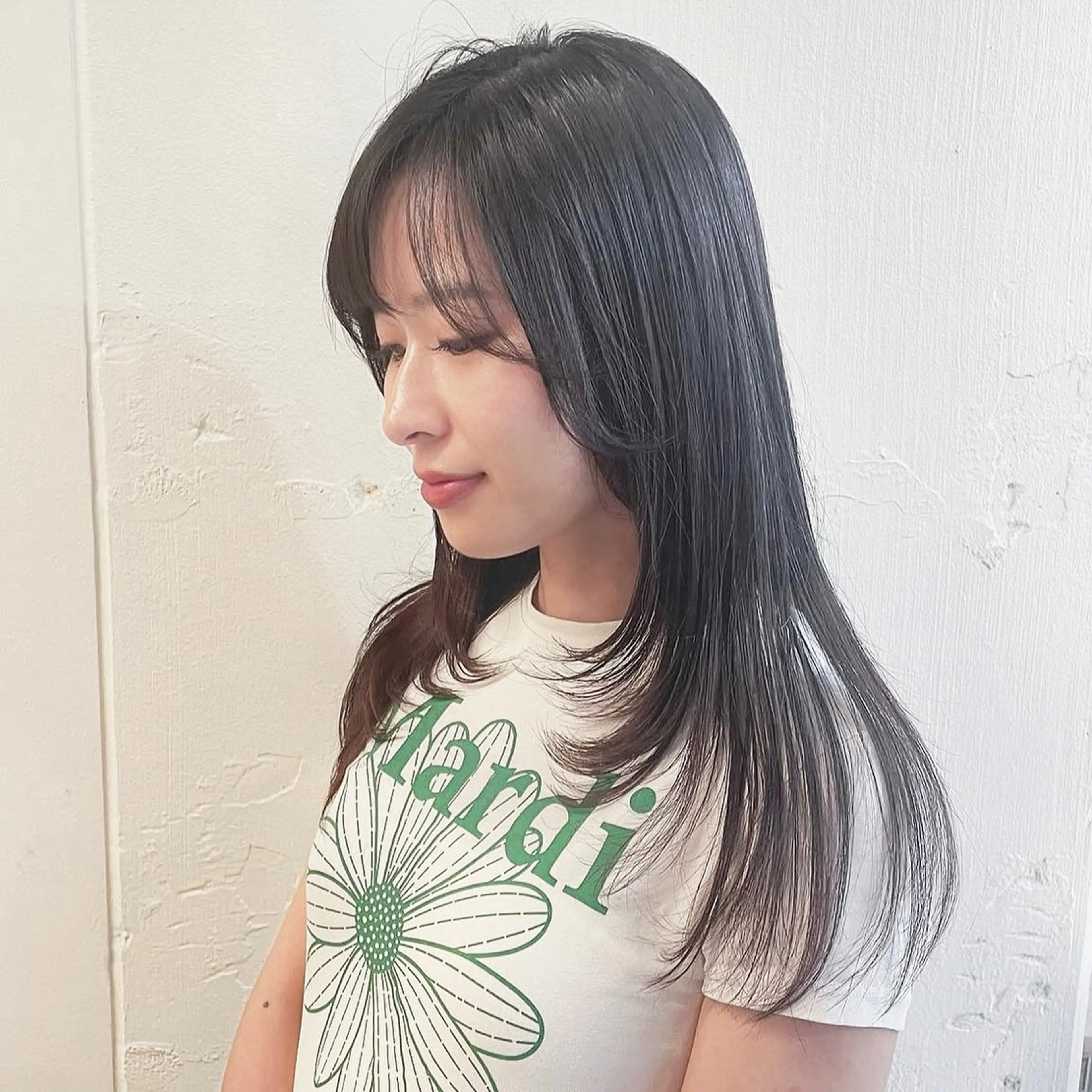 ロング 顔周りカット 韓国風ヘア レイヤーカット Riru🩵縮毛矯正 リピーター多数✨🩵のヘアスタイル