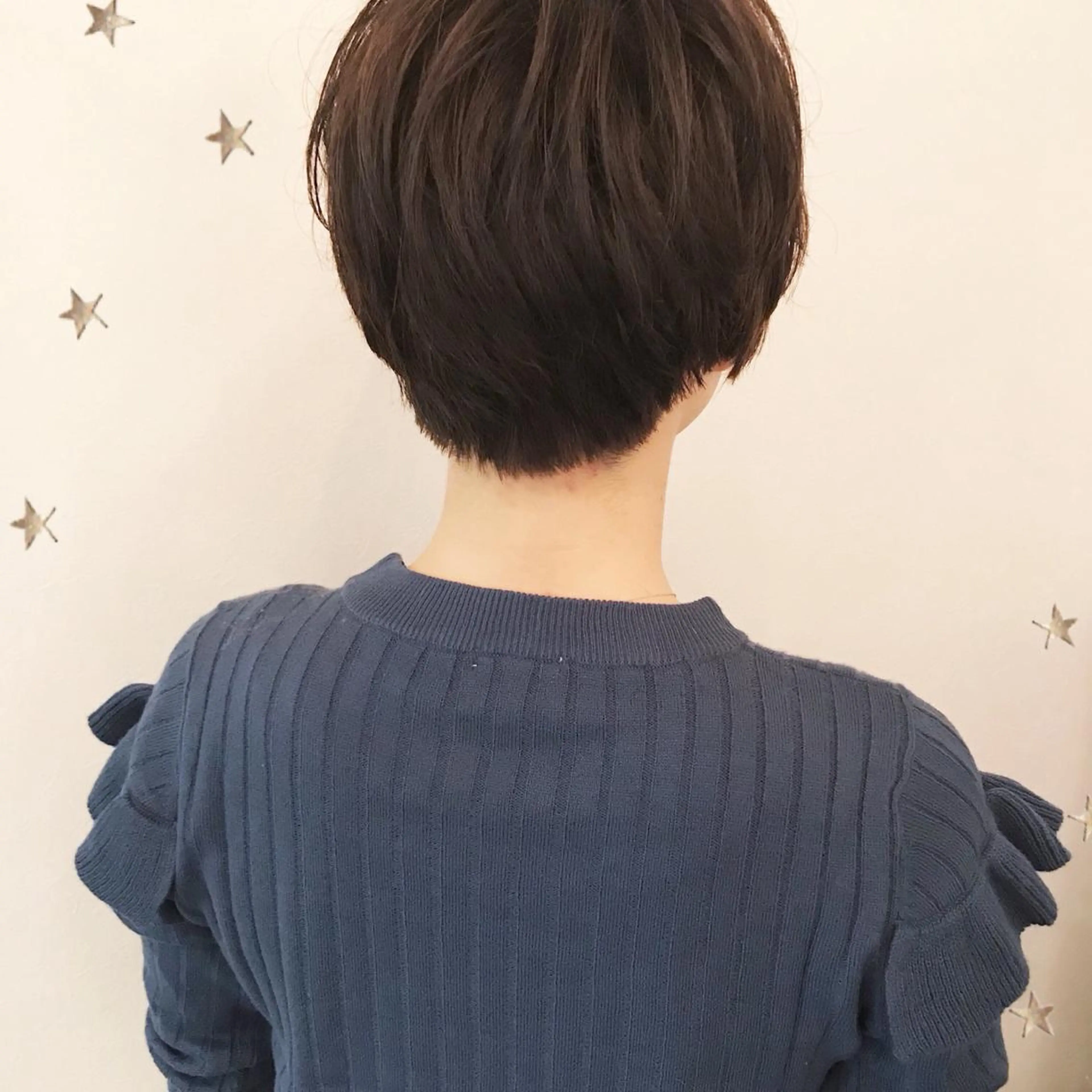 ショート カラー 市川 千夏のヘアスタイル