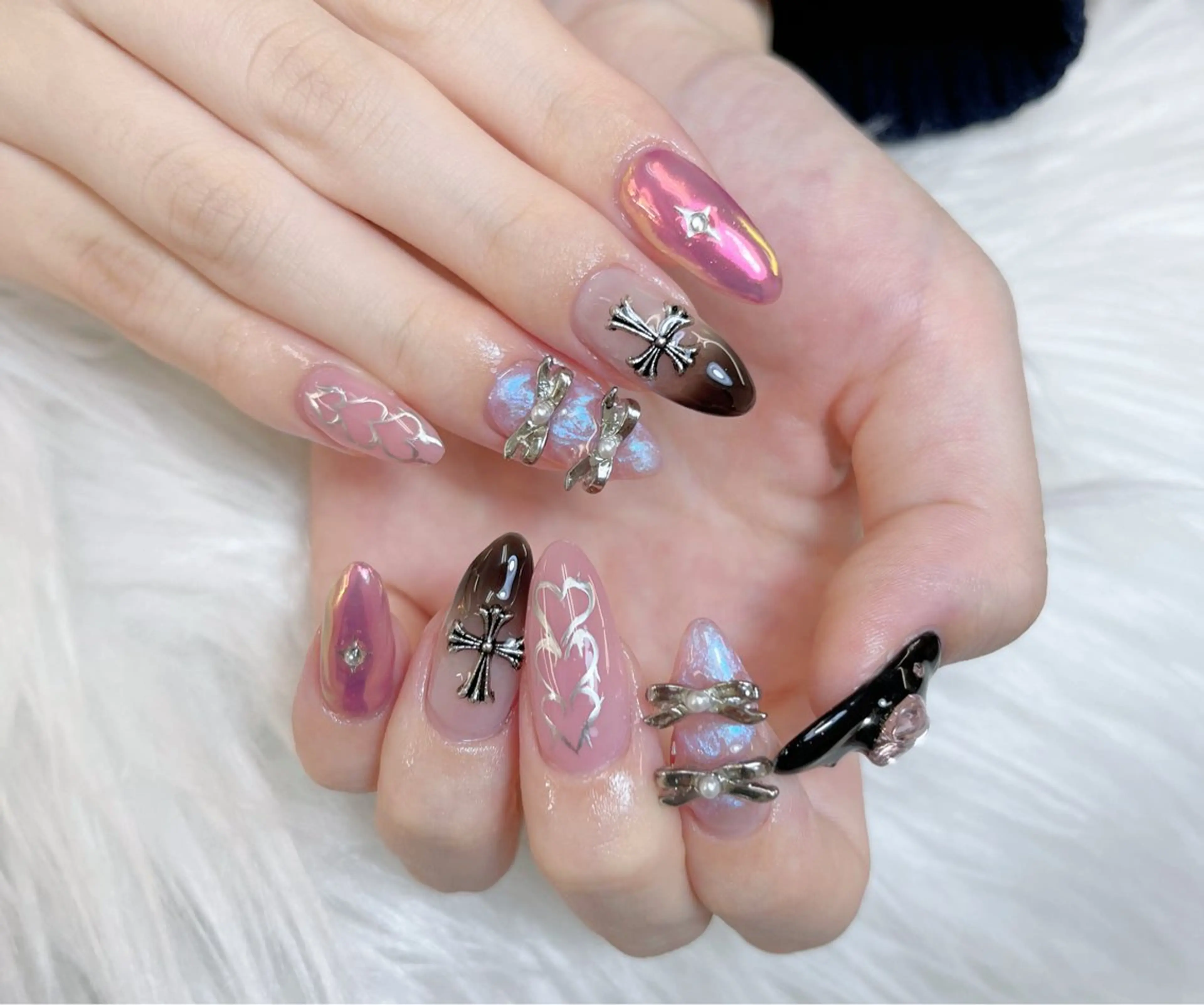 ネイル オーロラネイル クリアネイル フラッシュネイル ジェルネイル グラデーション ハンドネイル Amee Nail Salonのネイルデザイン