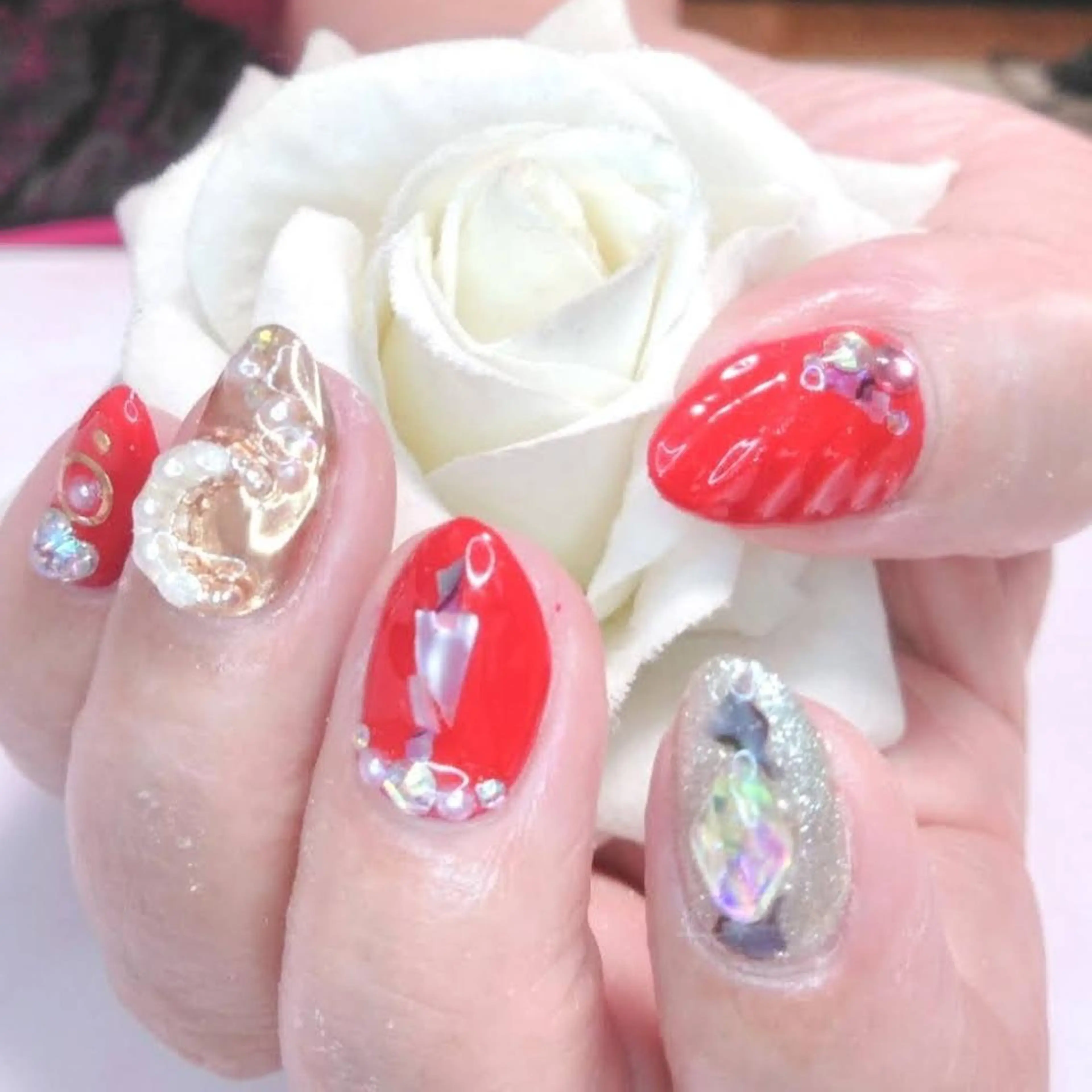 ネイル エステとネイル ローズコンフォートのネイルデザイン