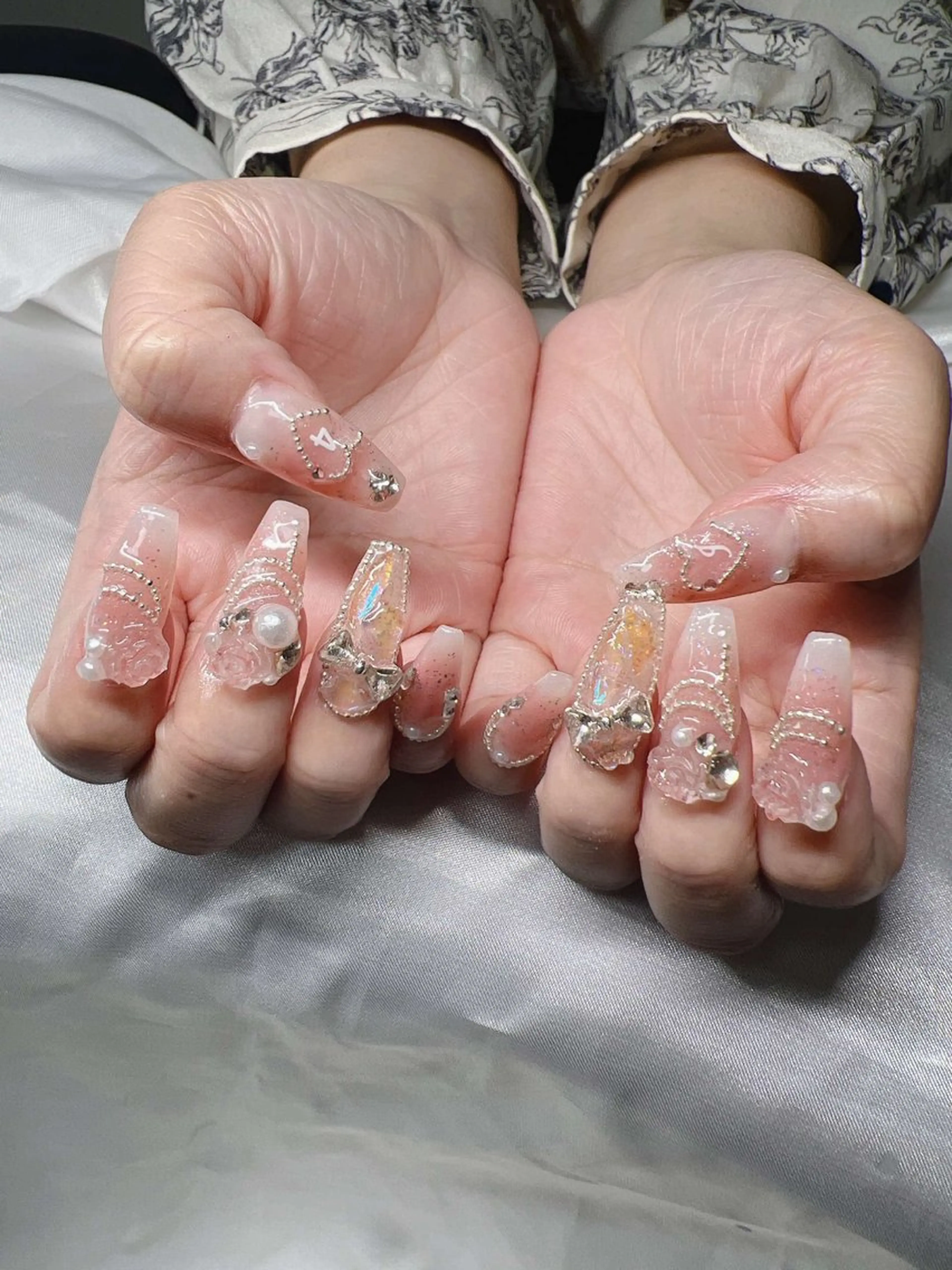 ネイル オーロラネイル チークネイル 長さ出し フットネイル フレンチネイル ハンドネイル Lee Nails チップ長さだし専門店のネイルデザイン