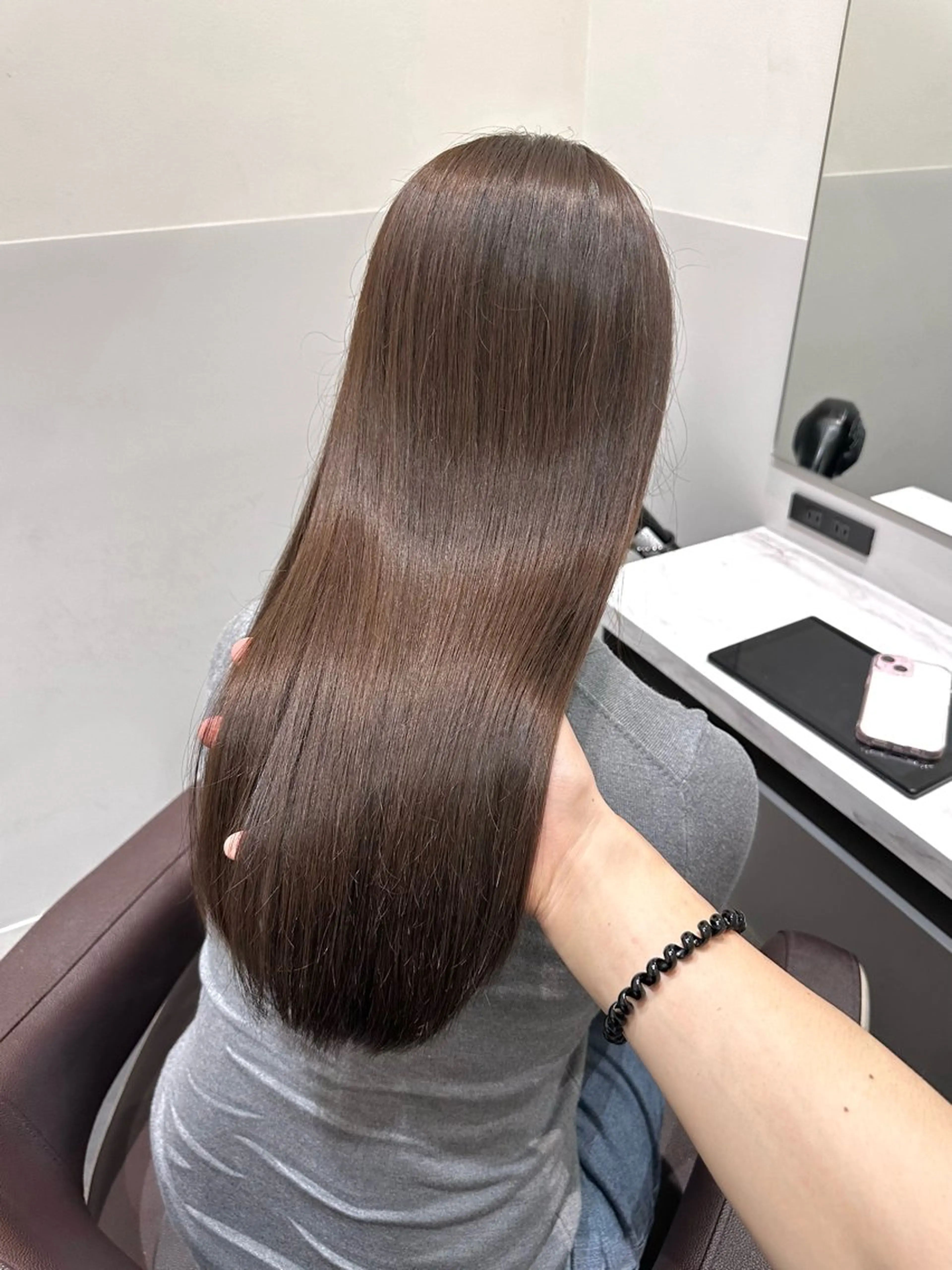 セミロング カラー ベージュカラー ブリーチ ラベンダーカラー ラベンダーベージュ ブリーチなしカラー カット ヘアカラー トリートメント 矢野 晃平のヘアスタイル