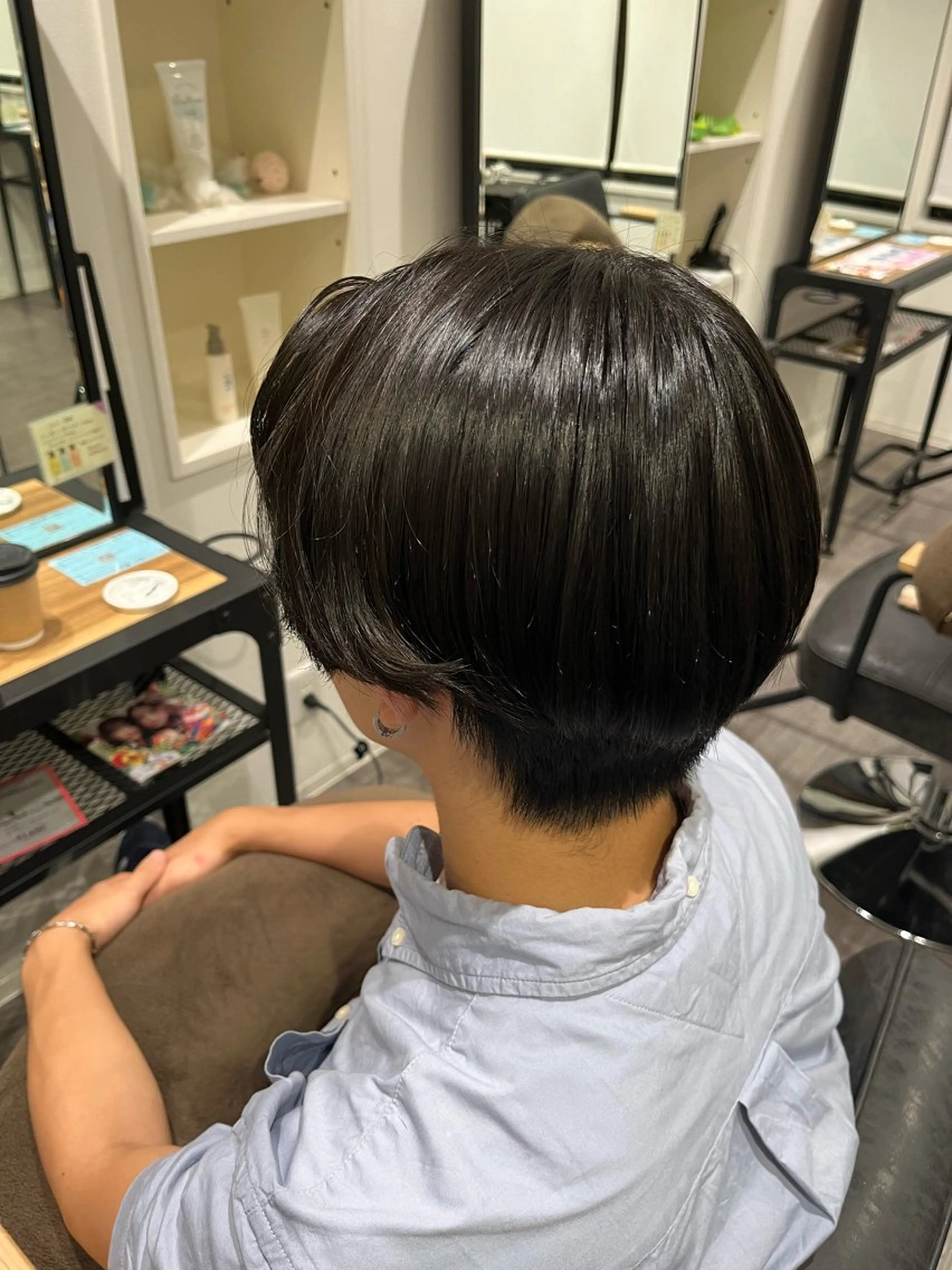 ショート カラー メンズ 黒髪 ブルーカラー ブルーブラック cocotte 💟草間紫音💟のヘアスタイル