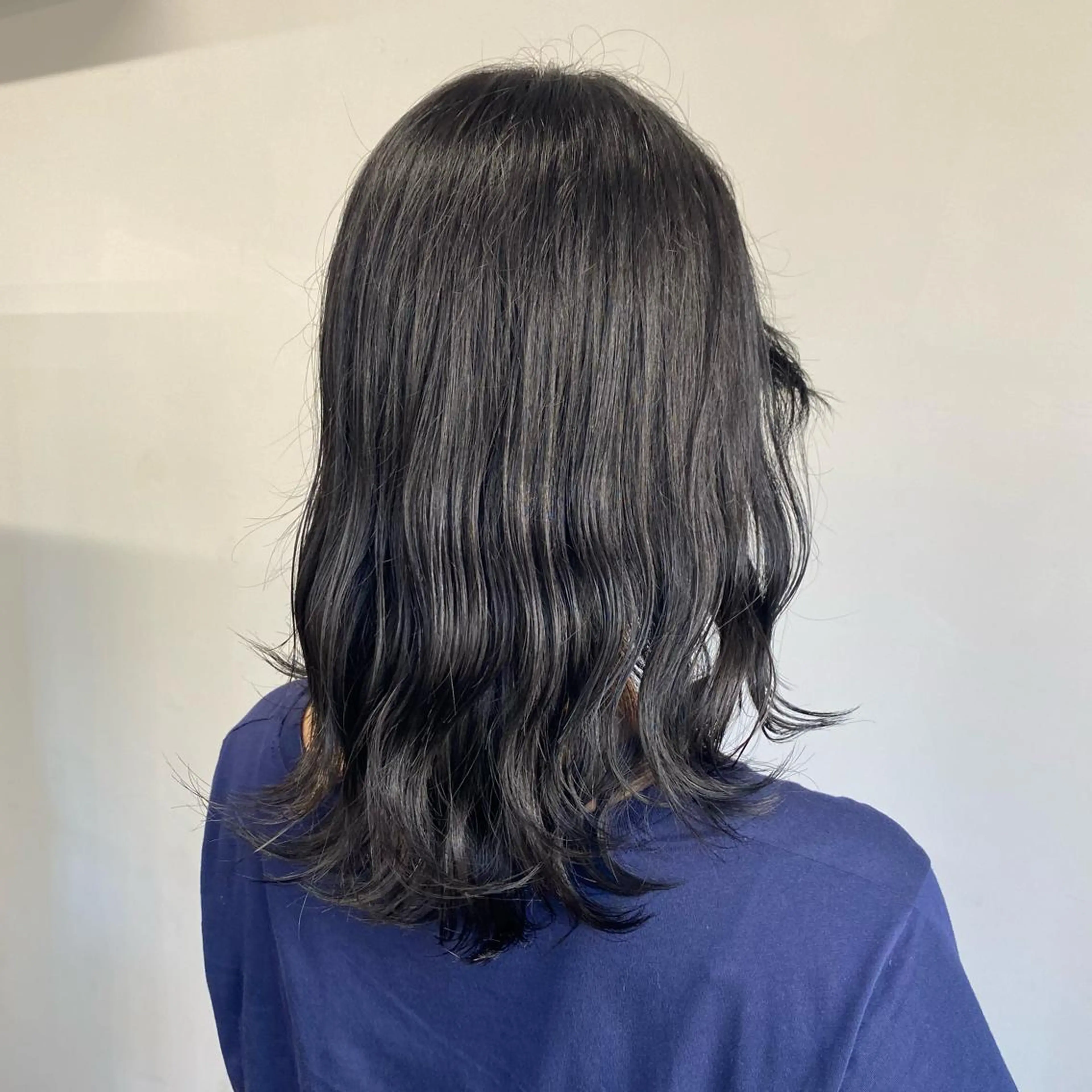 ミディアム カラー パーマ ヘアアレンジ メンズ キッズ ネイル マツエク・マツパ 黒髪 ブルーカラー ブルーブラック グレージュ ブルー Lumo所属・💖横浜ブリーチなし 💖MIHOのヘアスタイル