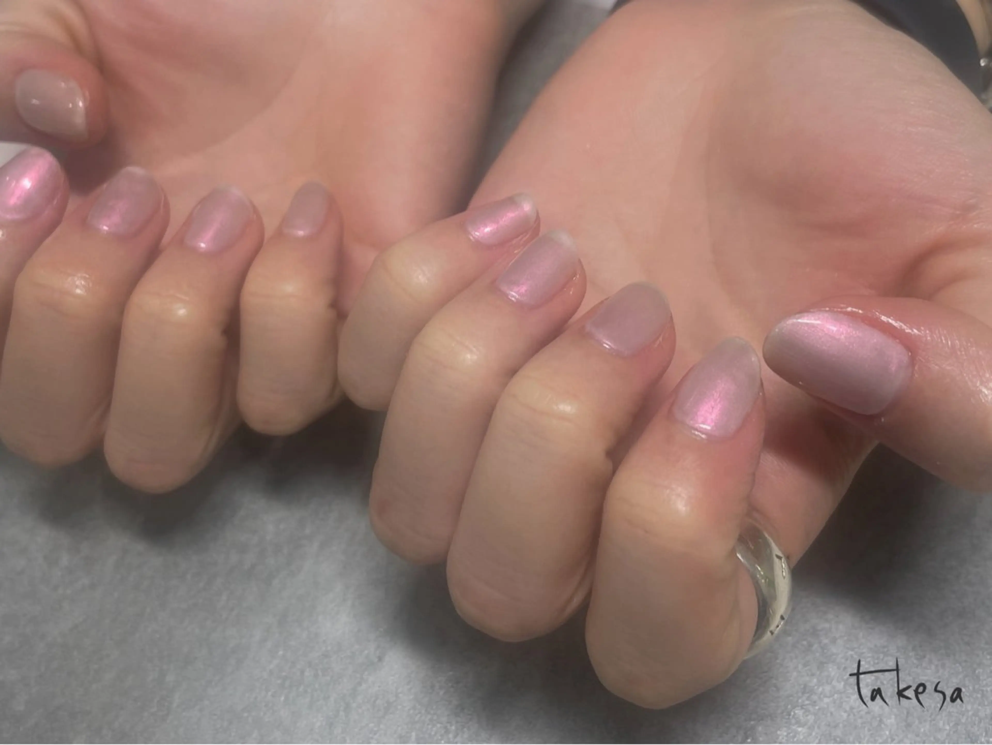 ネイル オーロラネイル ワンカラーネイル ホワイト ハンドネイル msis武田 (takesa)のネイルデザイン