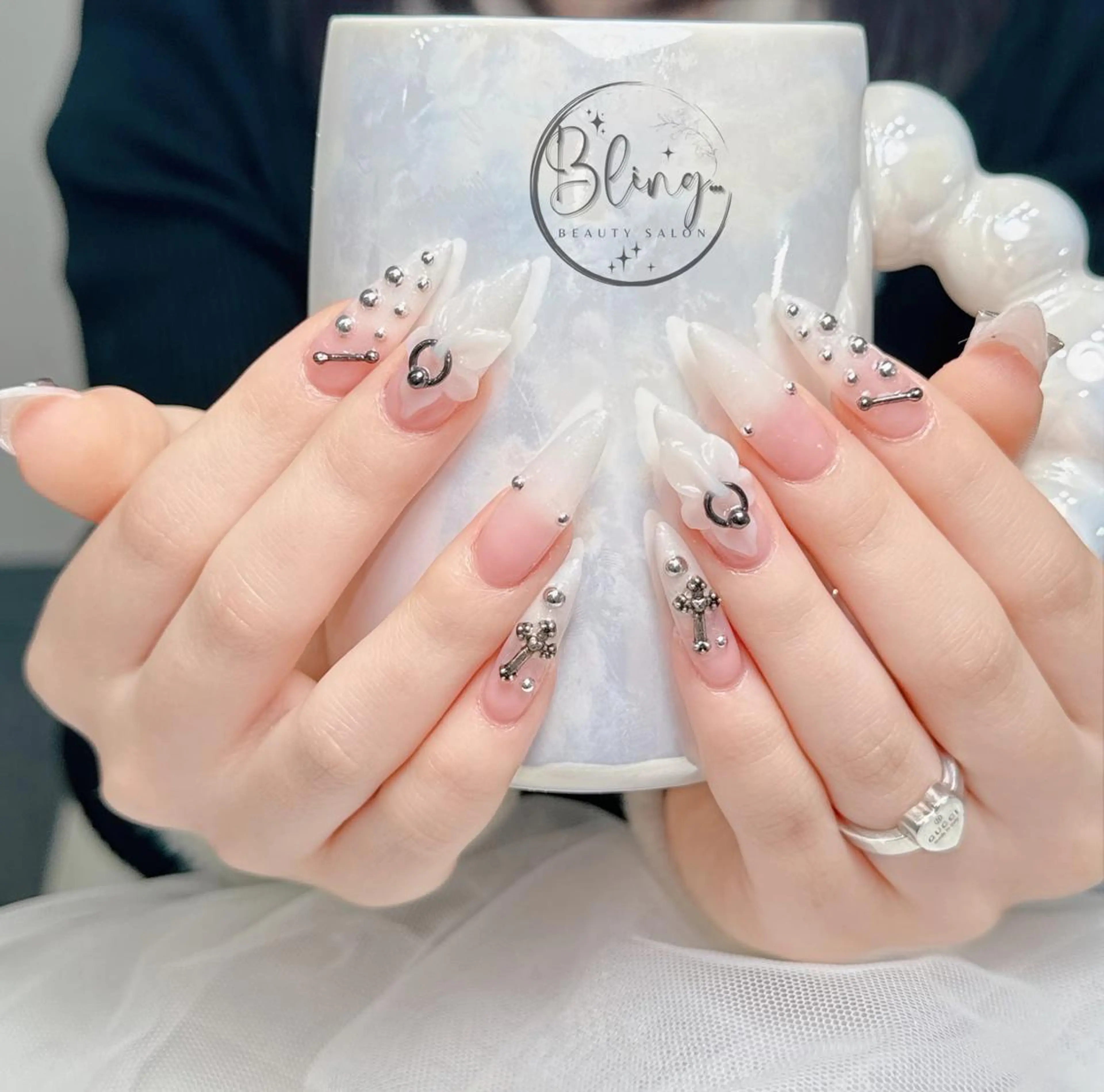 ロング 韓国風ヘア ハンドネイル 高橋 ユキのネイルデザイン