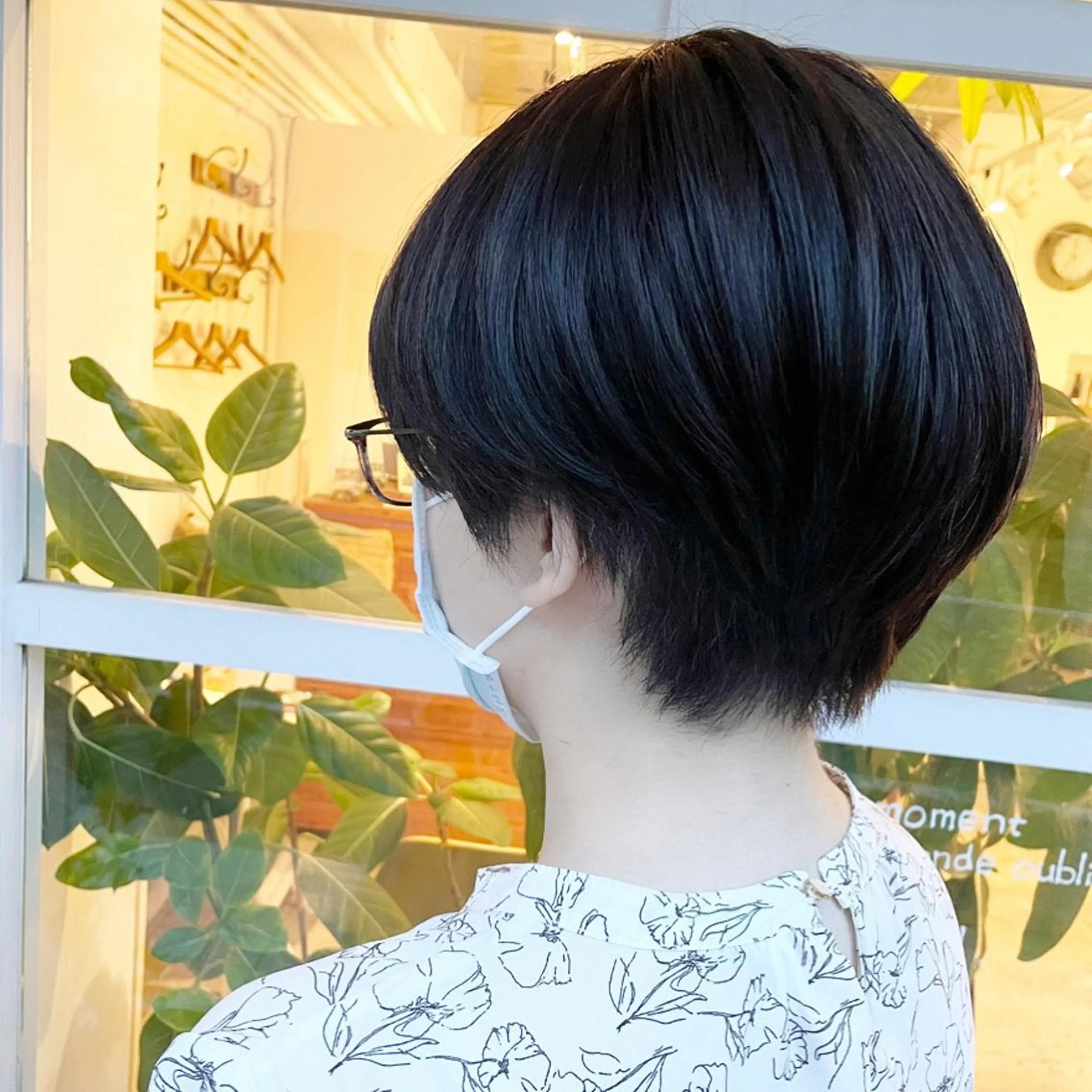 ショート カット ヘアカラー 鴫原 亜弥のヘアスタイル