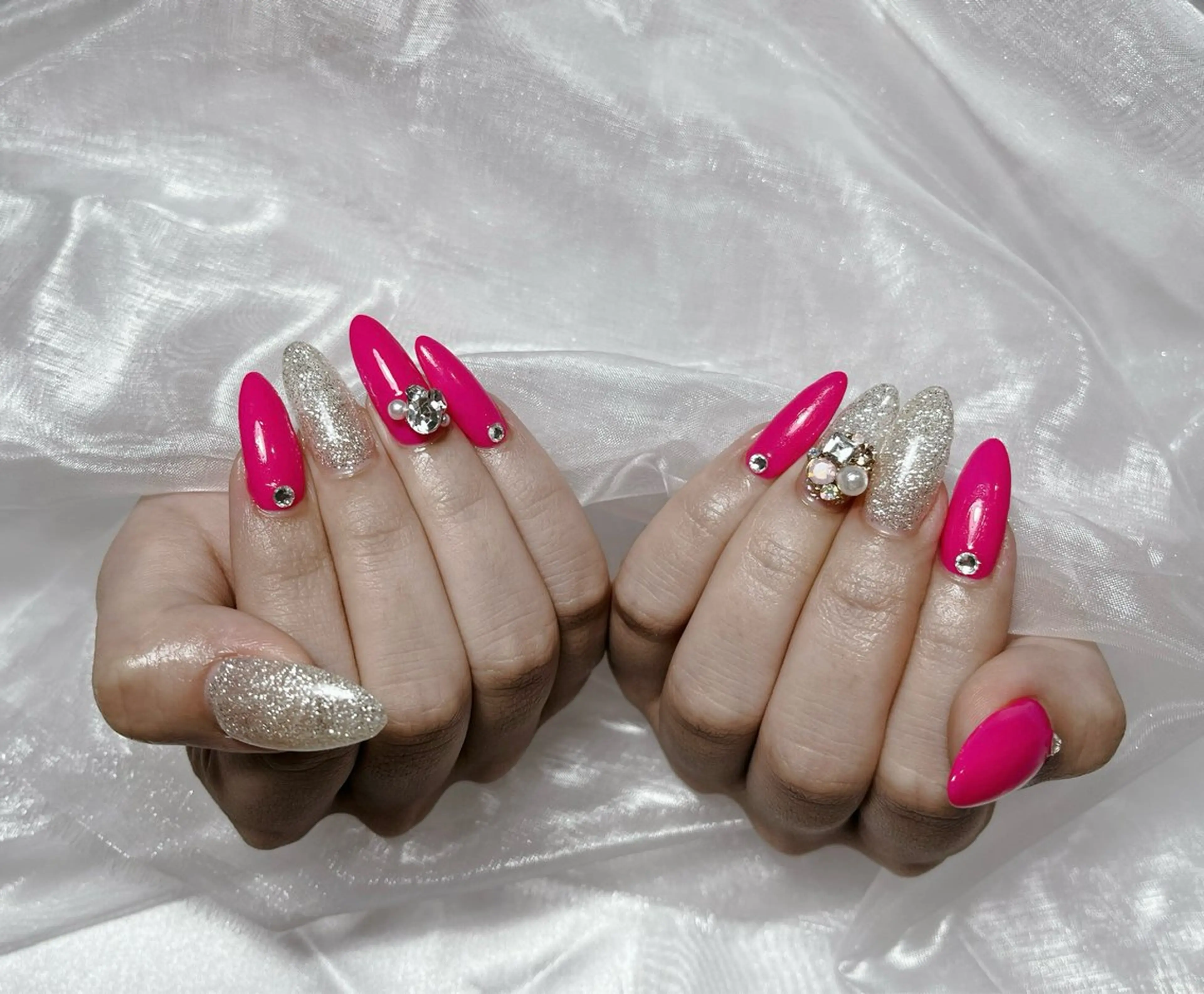 ネイル ストーンネイル 37 beautyのネイルデザイン