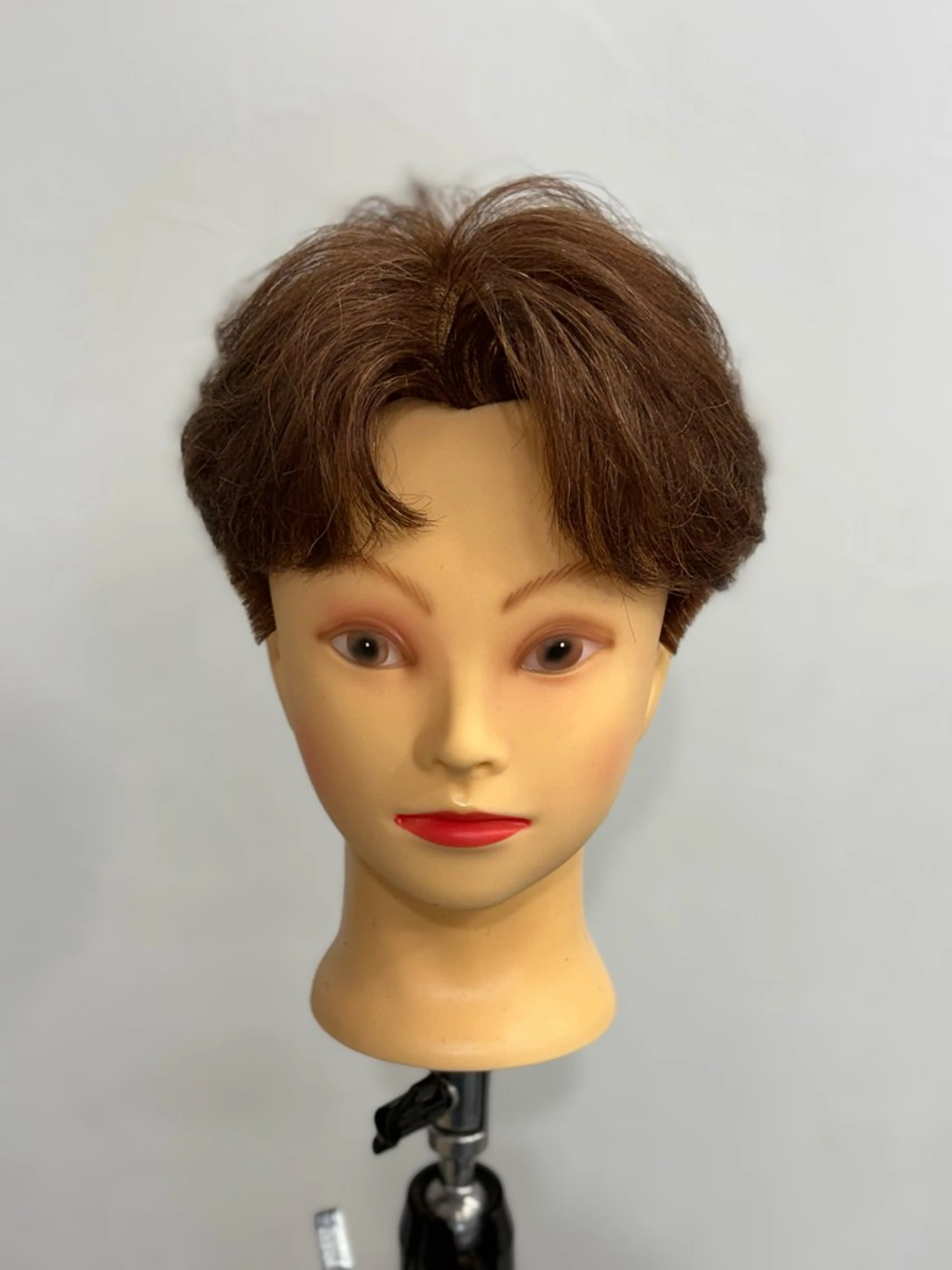 ショート カット omocha umiのヘアスタイル