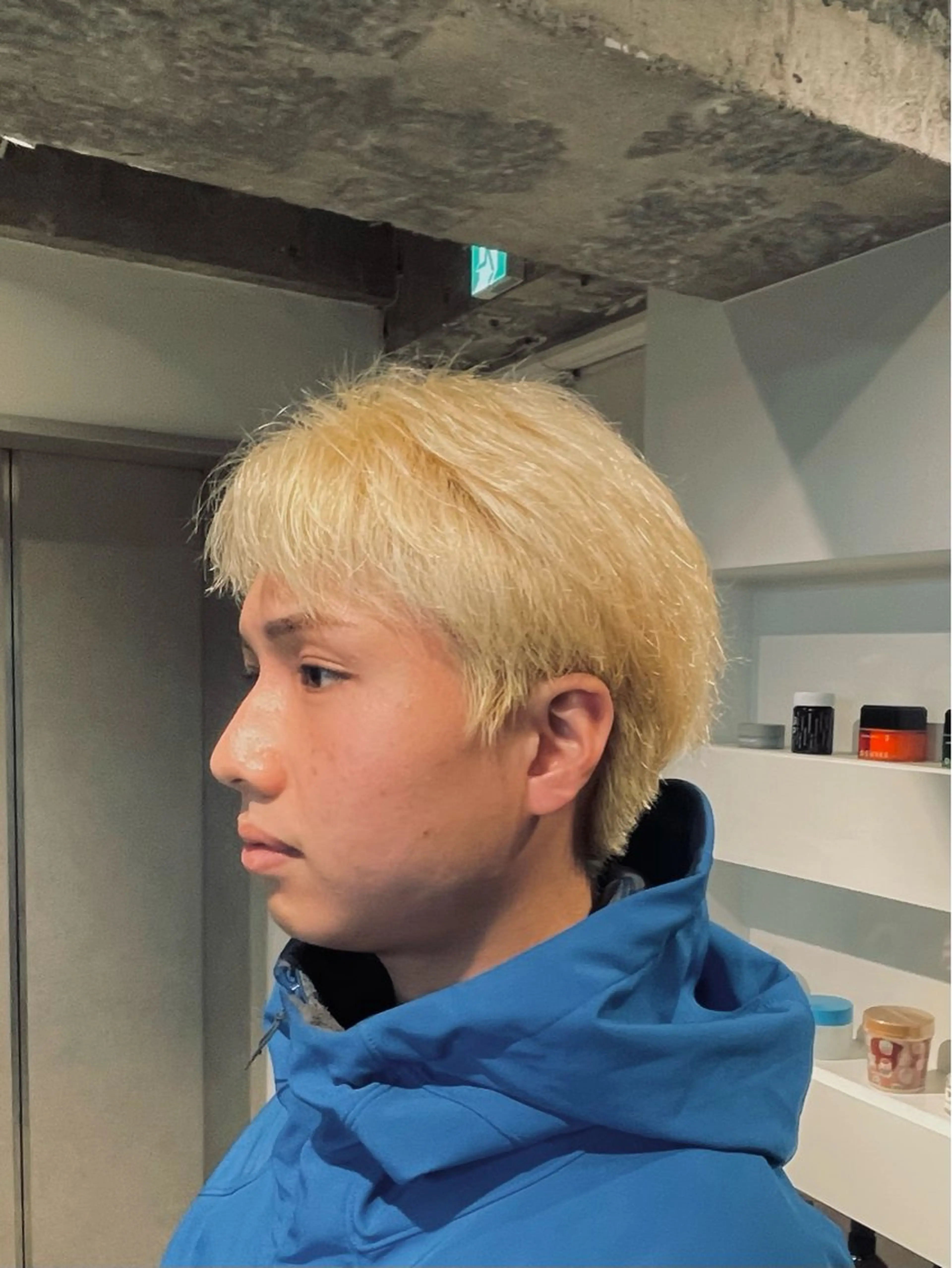 ショート カラー メンズ メンズブリーチ ブリーチ 抜きっぱなしブロンド ブロンド ショートヘア ヘアカラー 松本 悠太郎のヘアスタイル