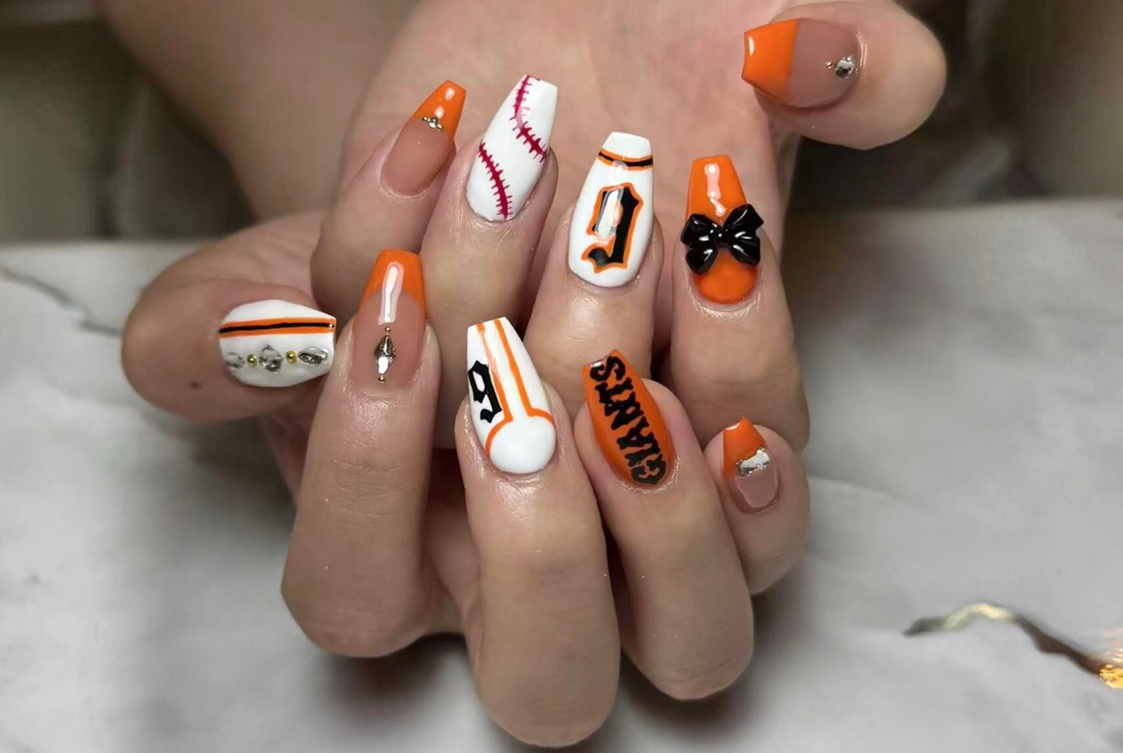 ネイル チークネイル 長さ出し フラッシュネイル フットネイル フレンチネイル Niko nailサロンのネイルデザイン