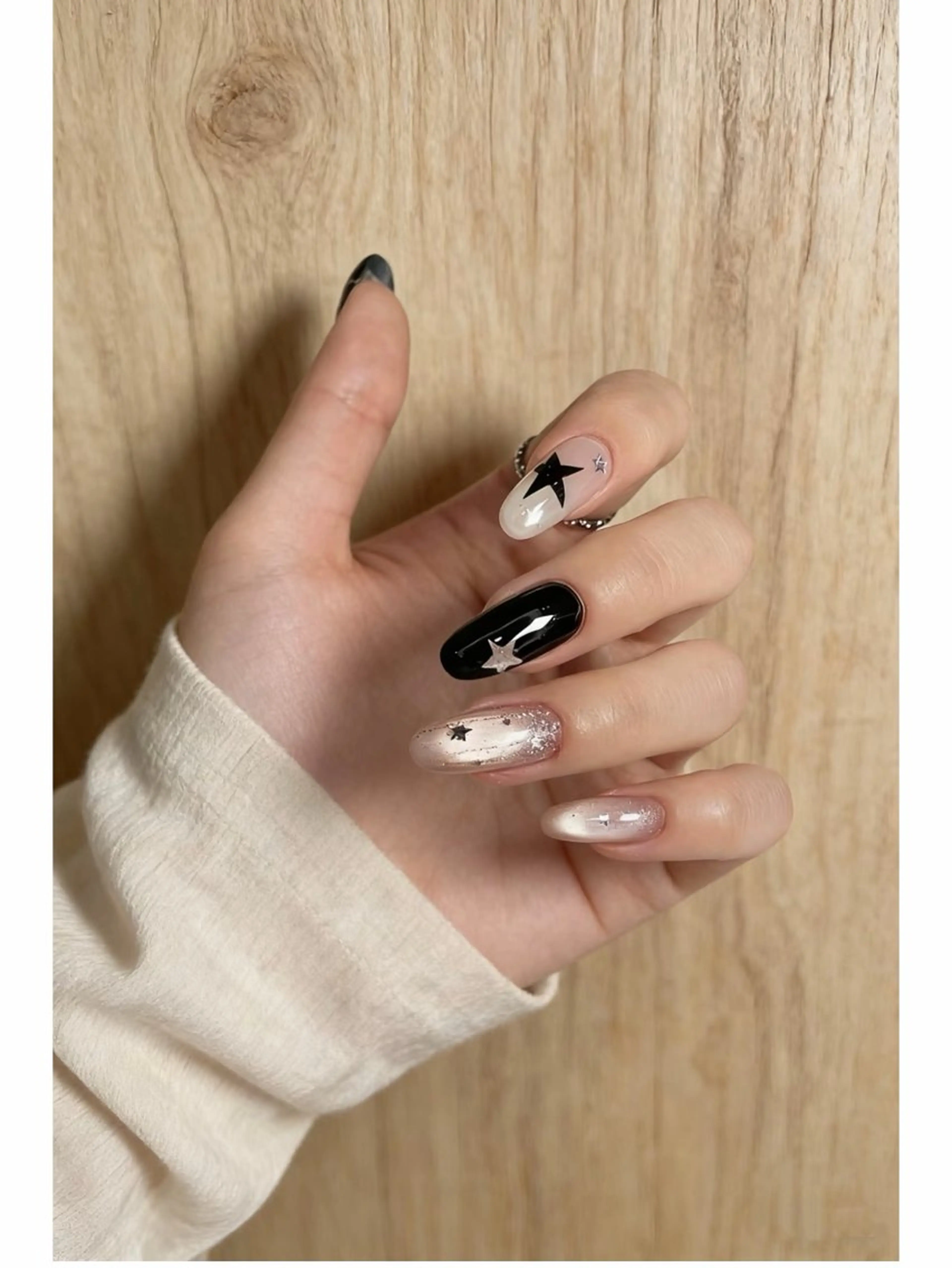 ネイル フレンチネイル キラキラネイル 韓国ネイル シンプルネイル ワンホンネイル ハンドネイル MEI Nailのネイルデザイン