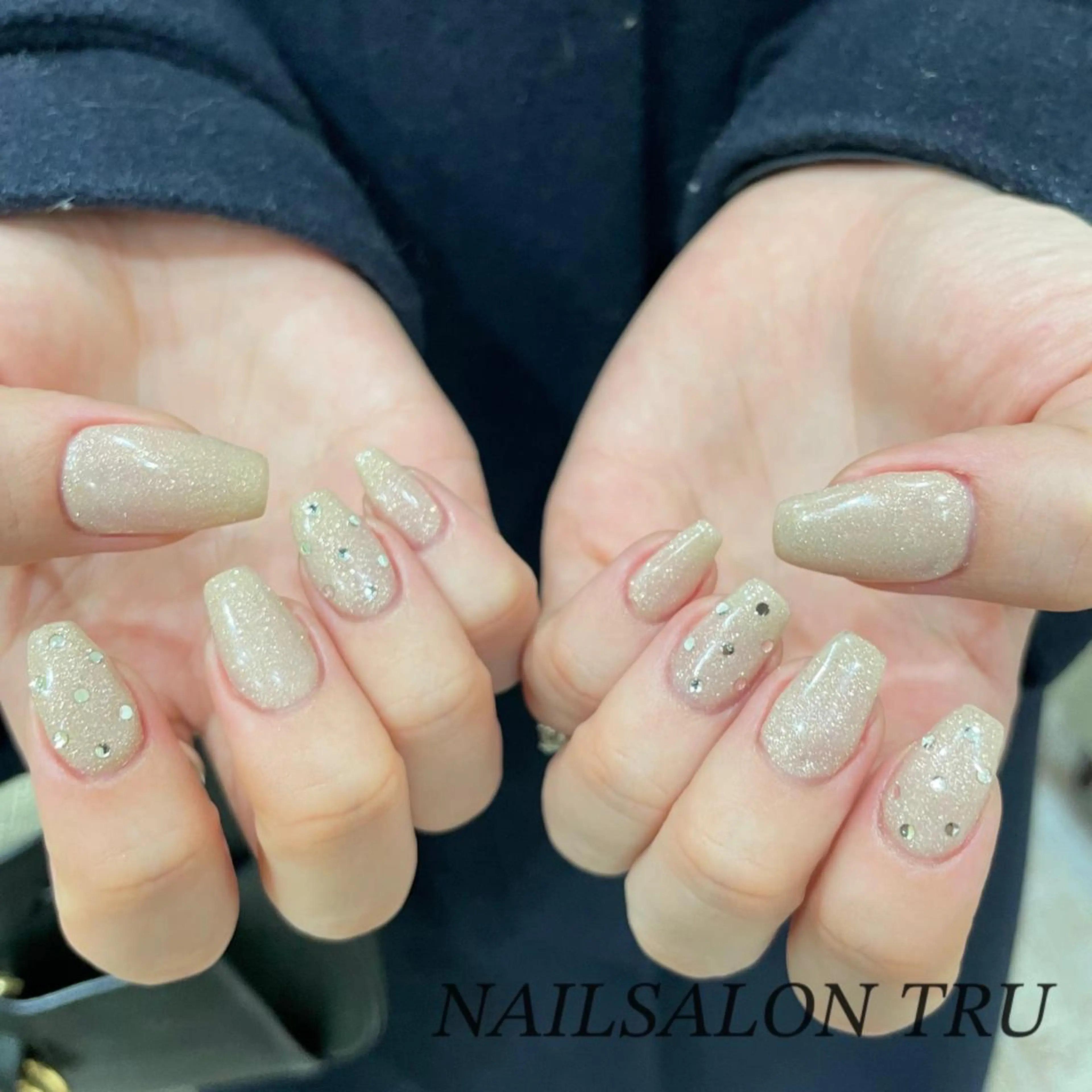 ネイル 𝐼𝑁𝑂𝑈𝐸 𝑀𝐼𝐴のネイルデザイン