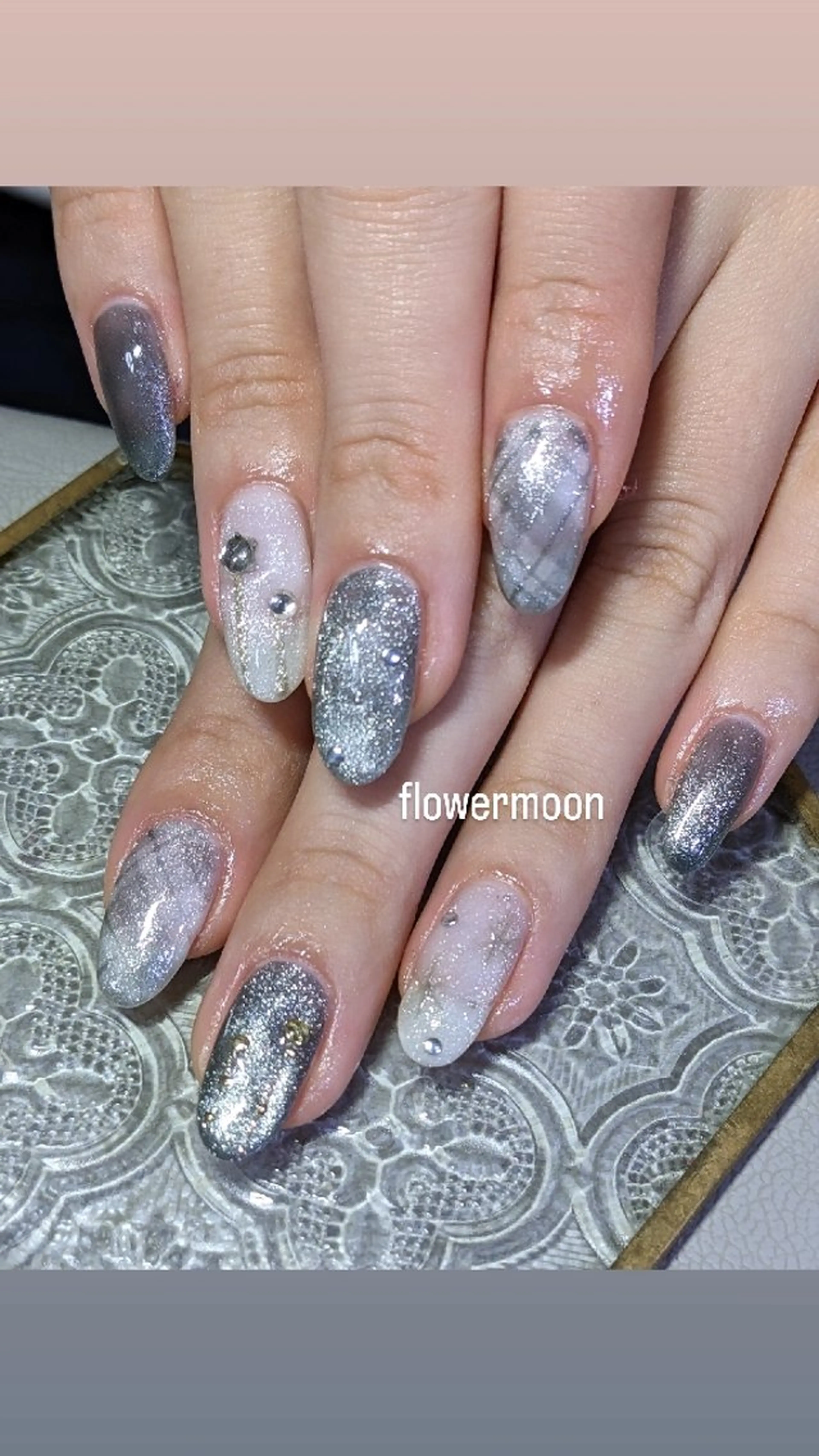 ネイル マグネットネイル ハンドネイル ハンドケア フラワー ムーンのネイルデザイン