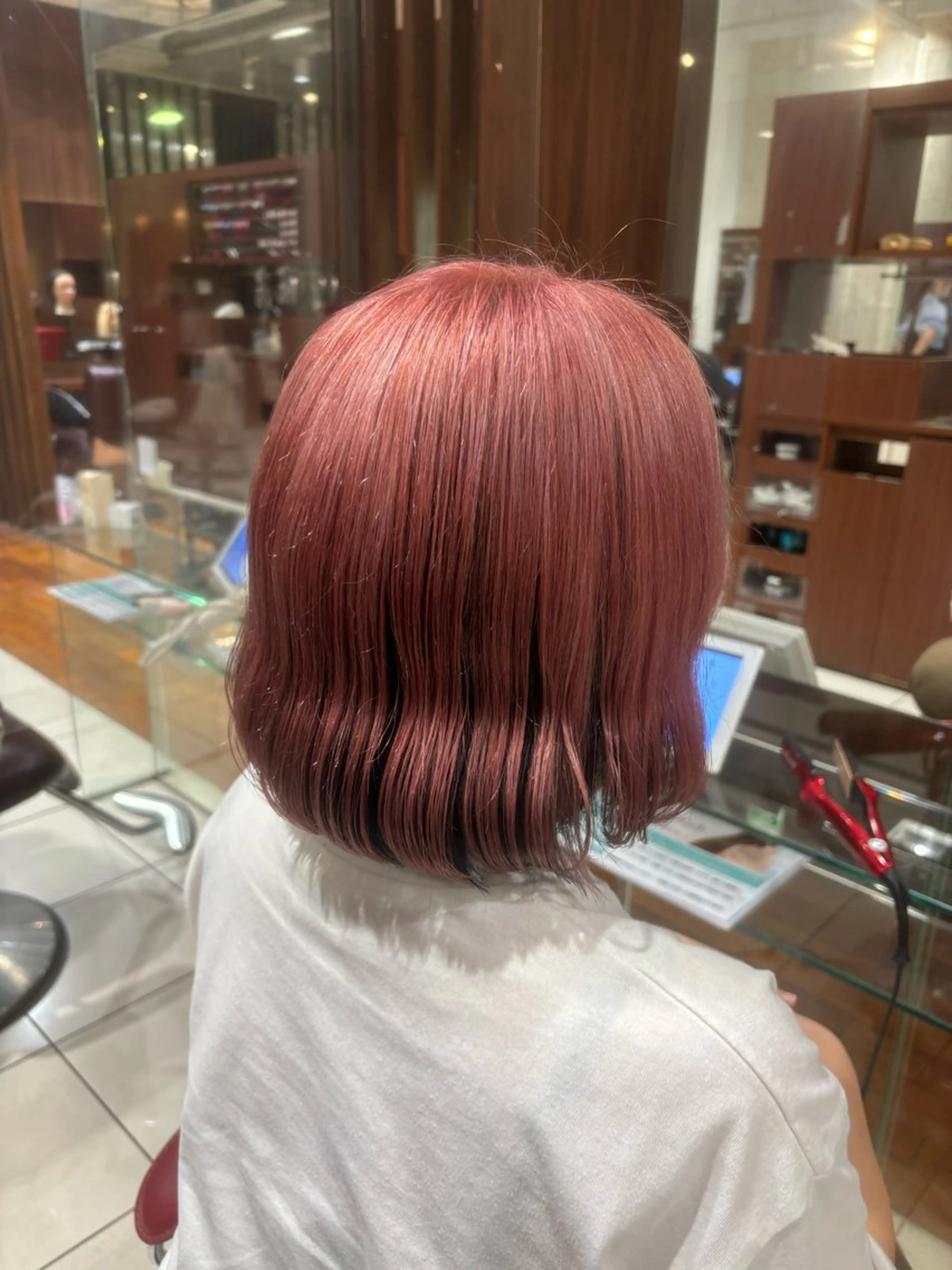 ミディアム カラー ベージュカラー 黒髪 ブリーチ ハイトーンカラー ピンクカラー 🍒ブリーチカラー 🍊暖水 まりあのヘアスタイル