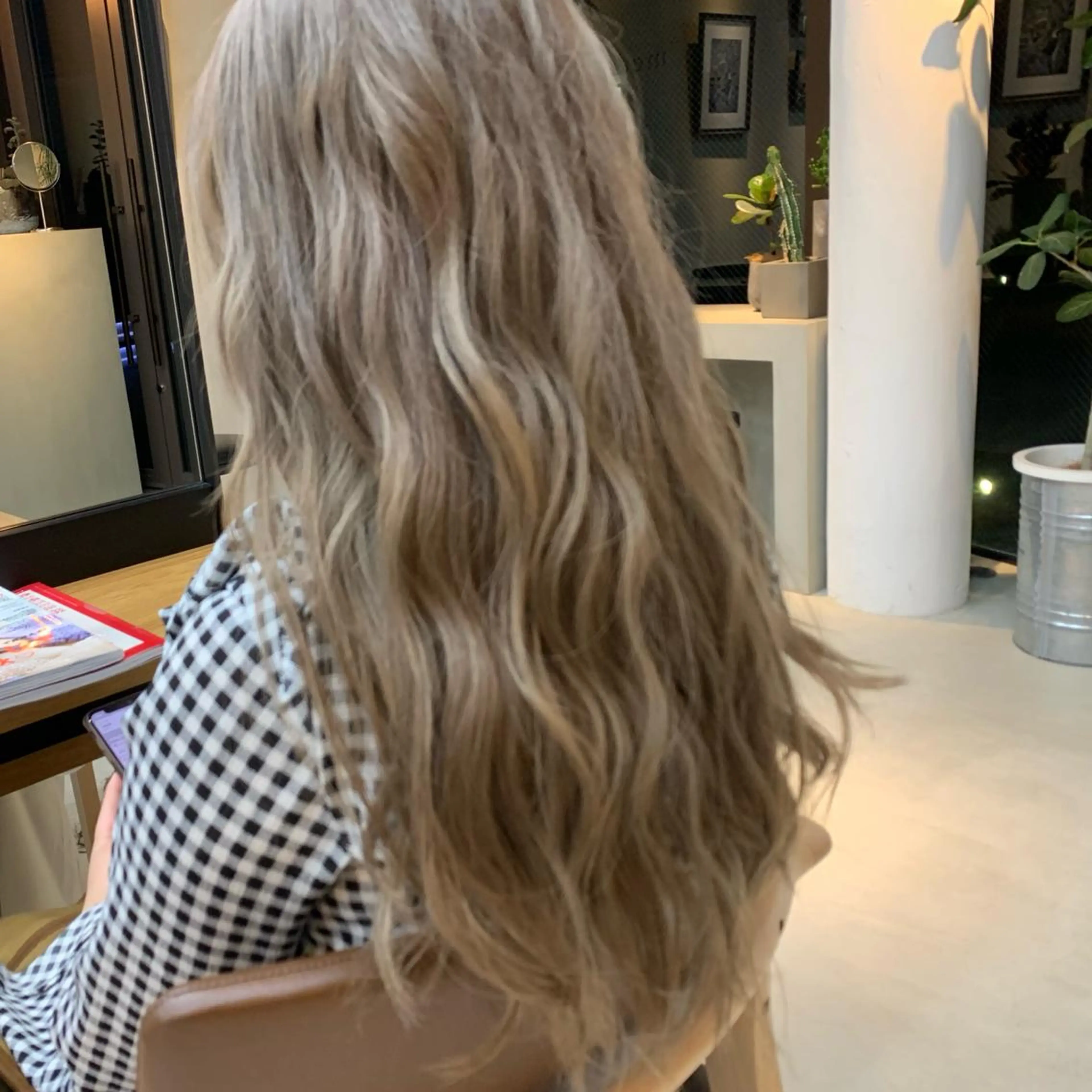 ロング カラー ハイトーンカラー mee.urawa所属・似合わせショート×透 明感/やじまたかしのヘアスタイル