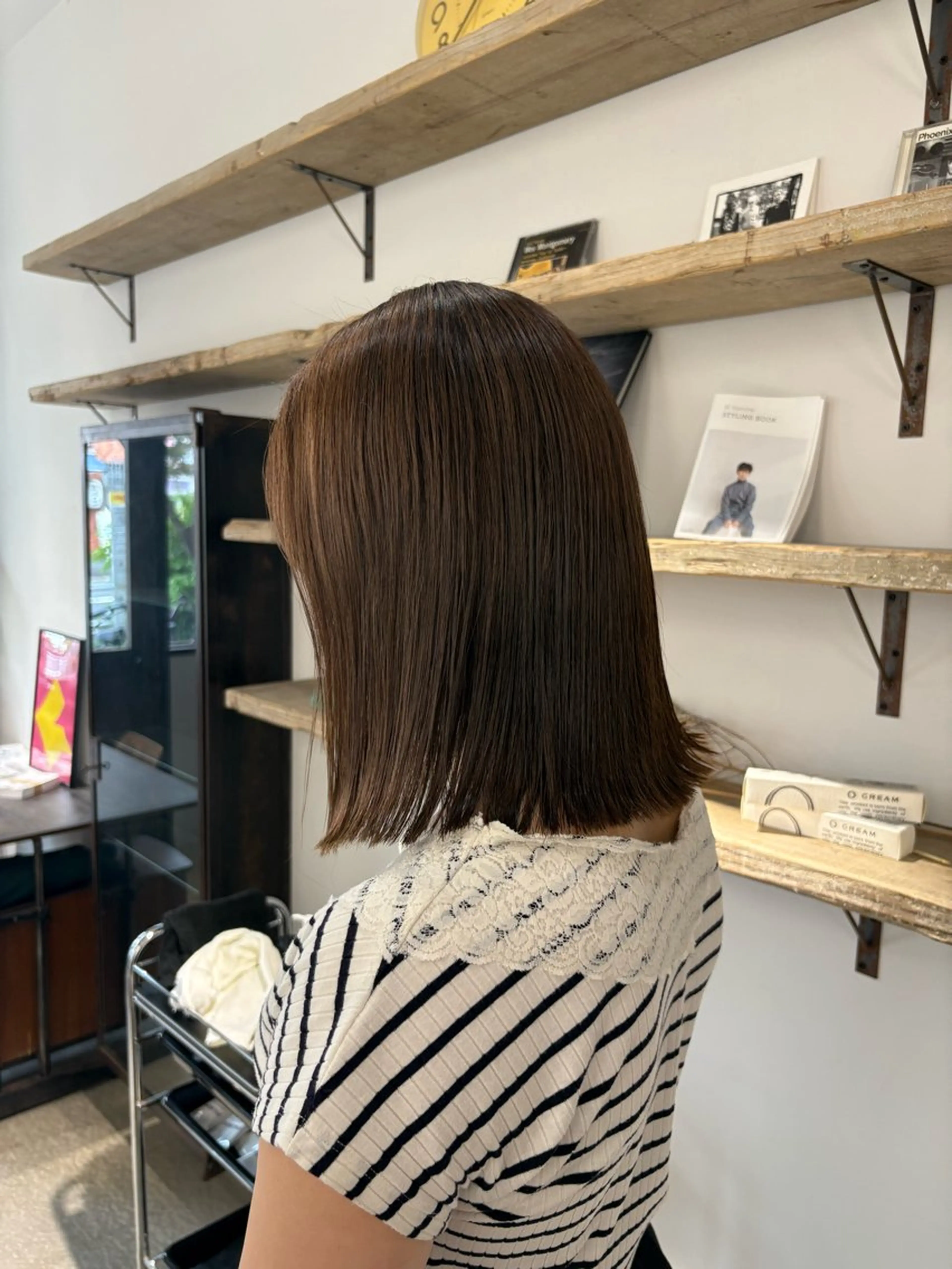 ショート 切りっぱなしロブ 外ハネヘア 須田 彩葉のヘアスタイル