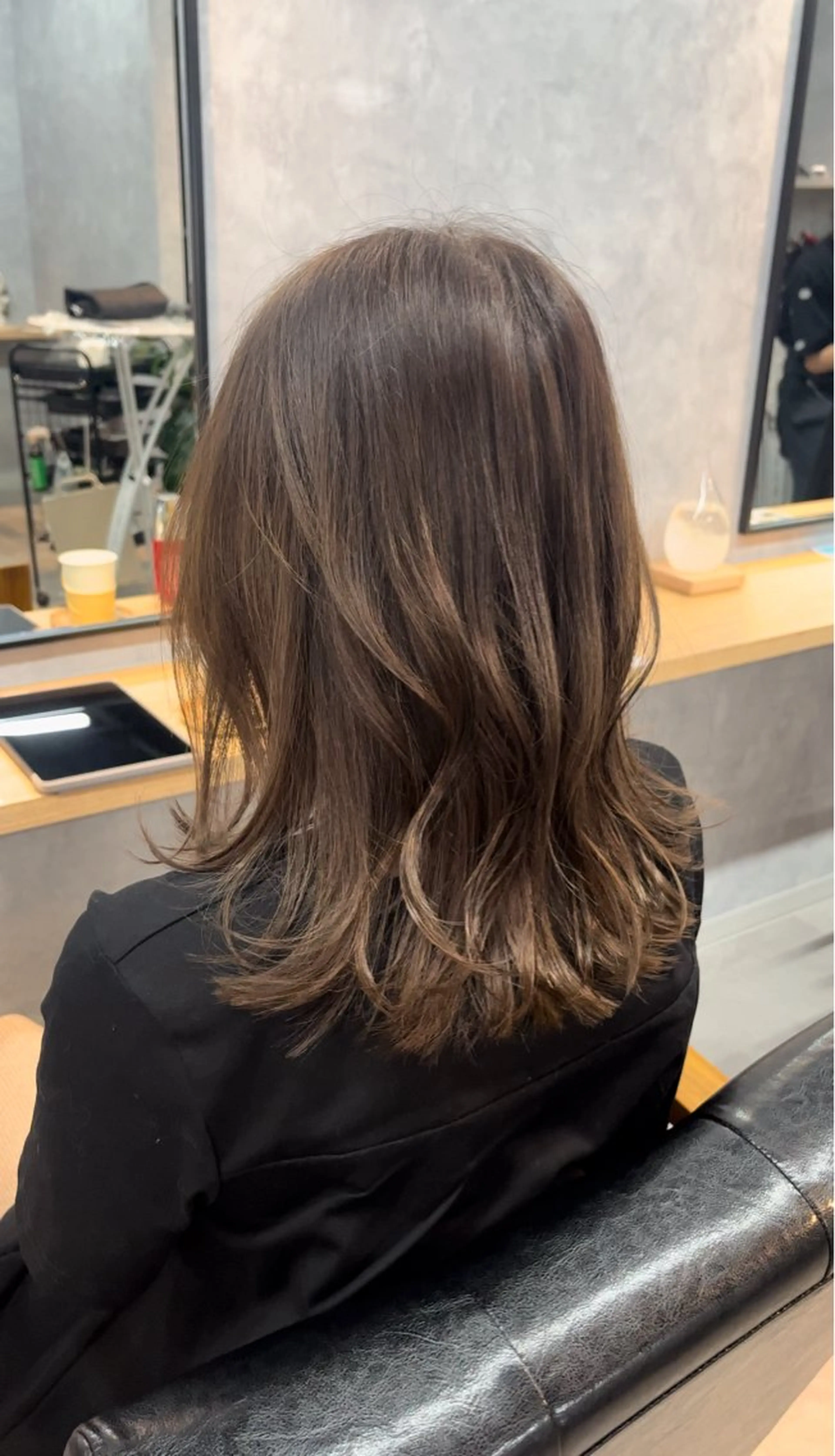 ミディアム ヘアカラー トリートメント 小山洋次/阪急茨木/ 透明感カラーショートのヘアスタイル